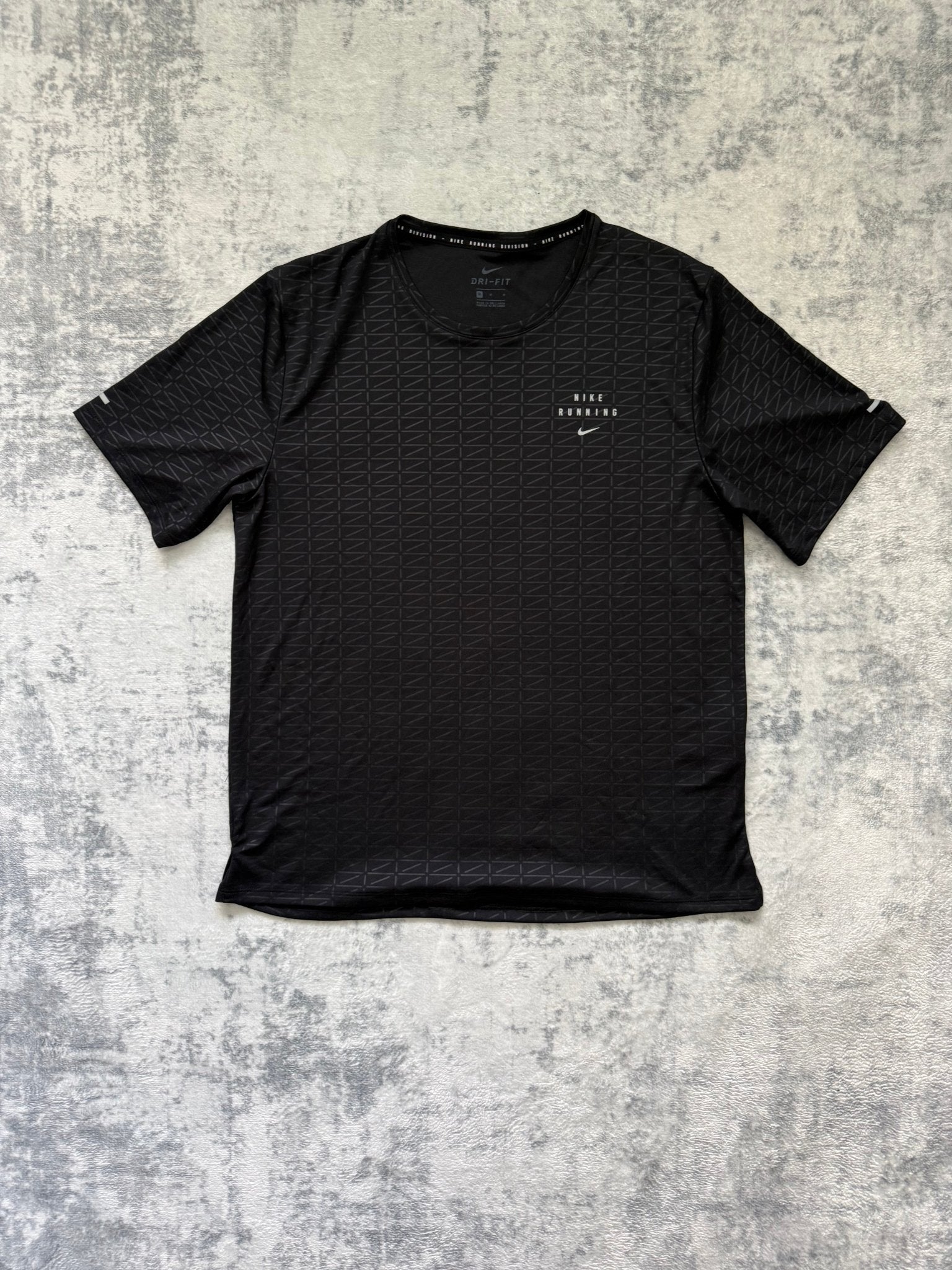 Nike Running Division T Shirt - M - Active Supply