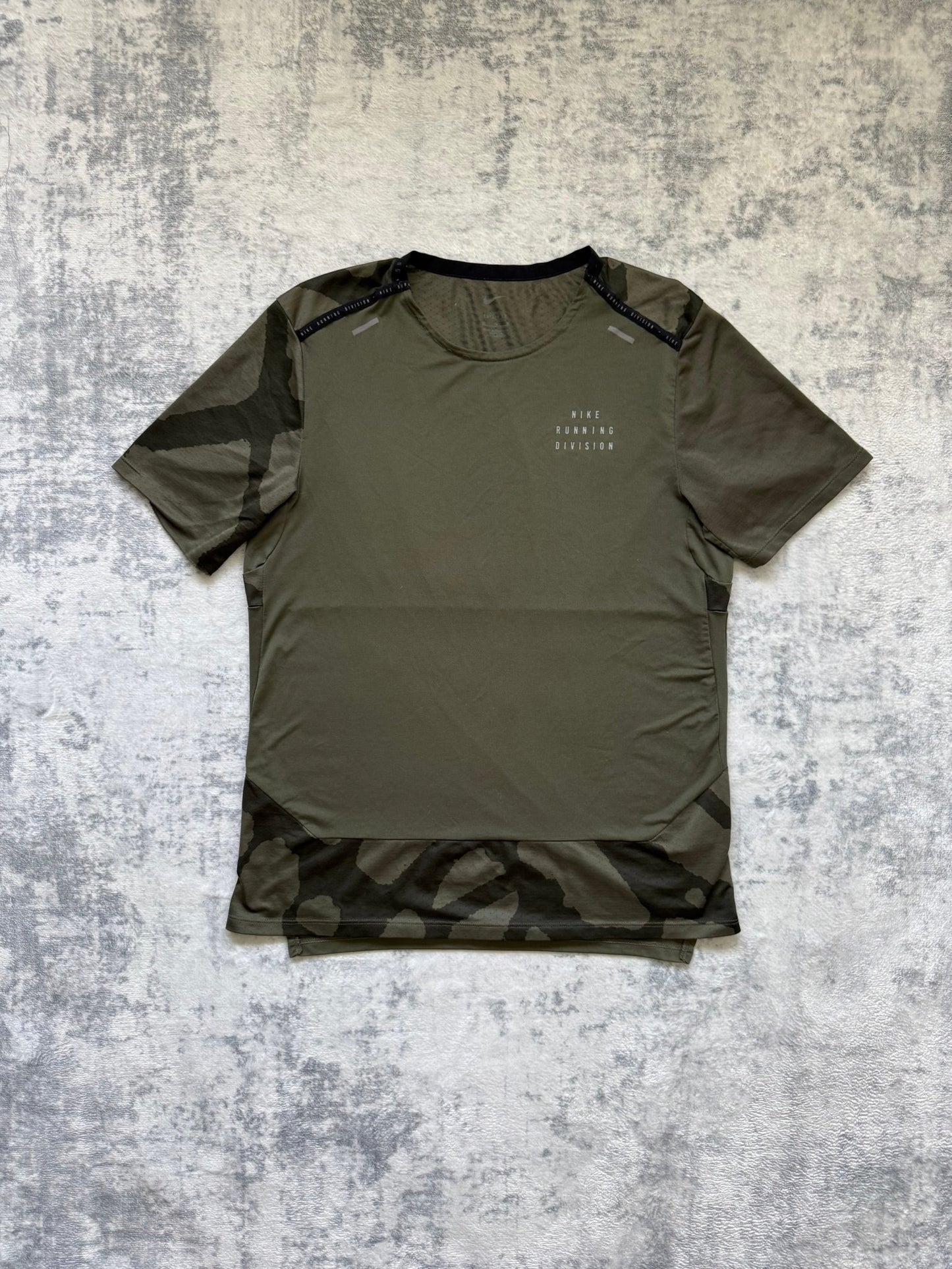 Nike Running Division T Shirt - M - Active Supply