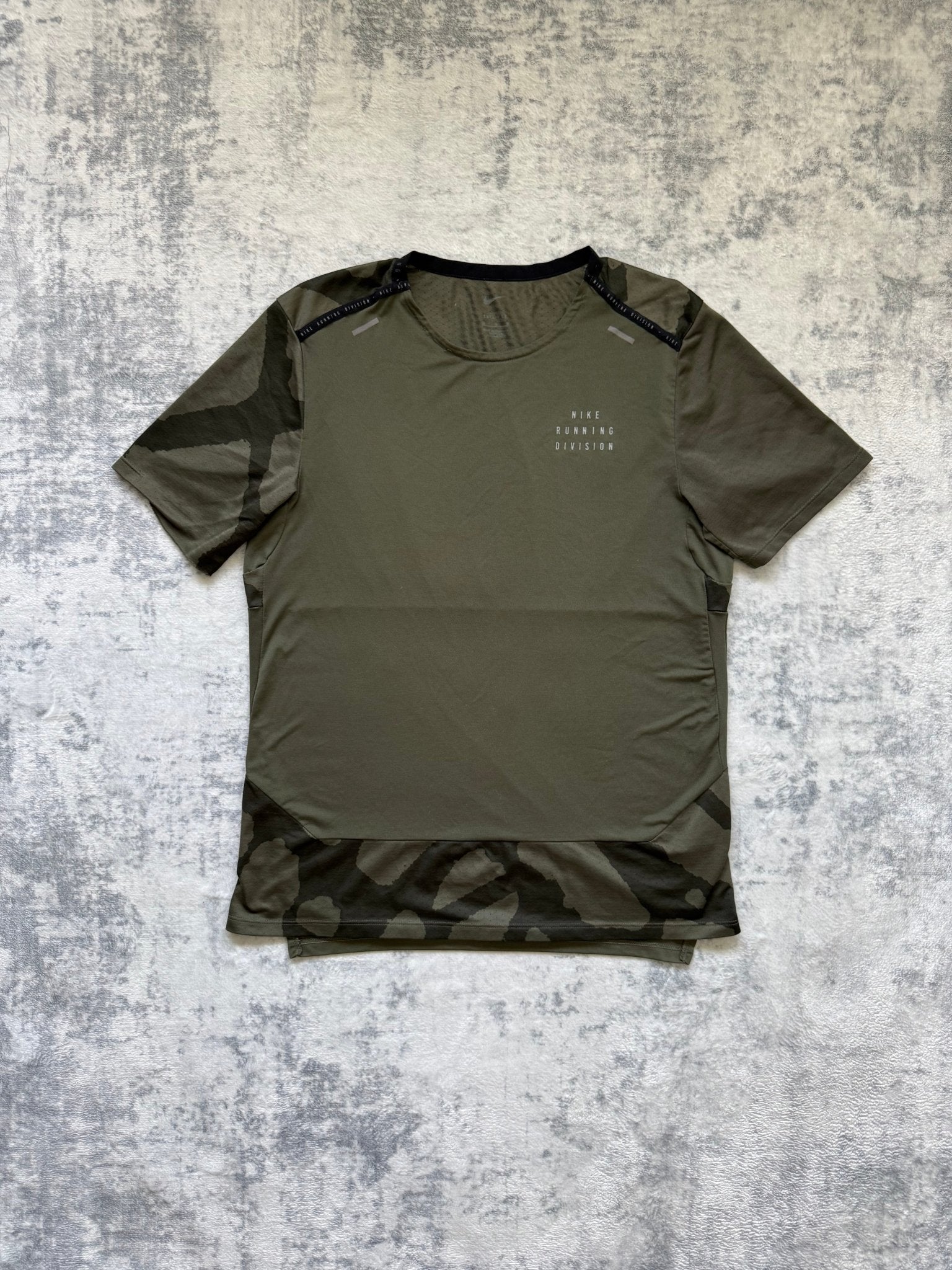 Nike Running Division T Shirt - M - Active Supply
