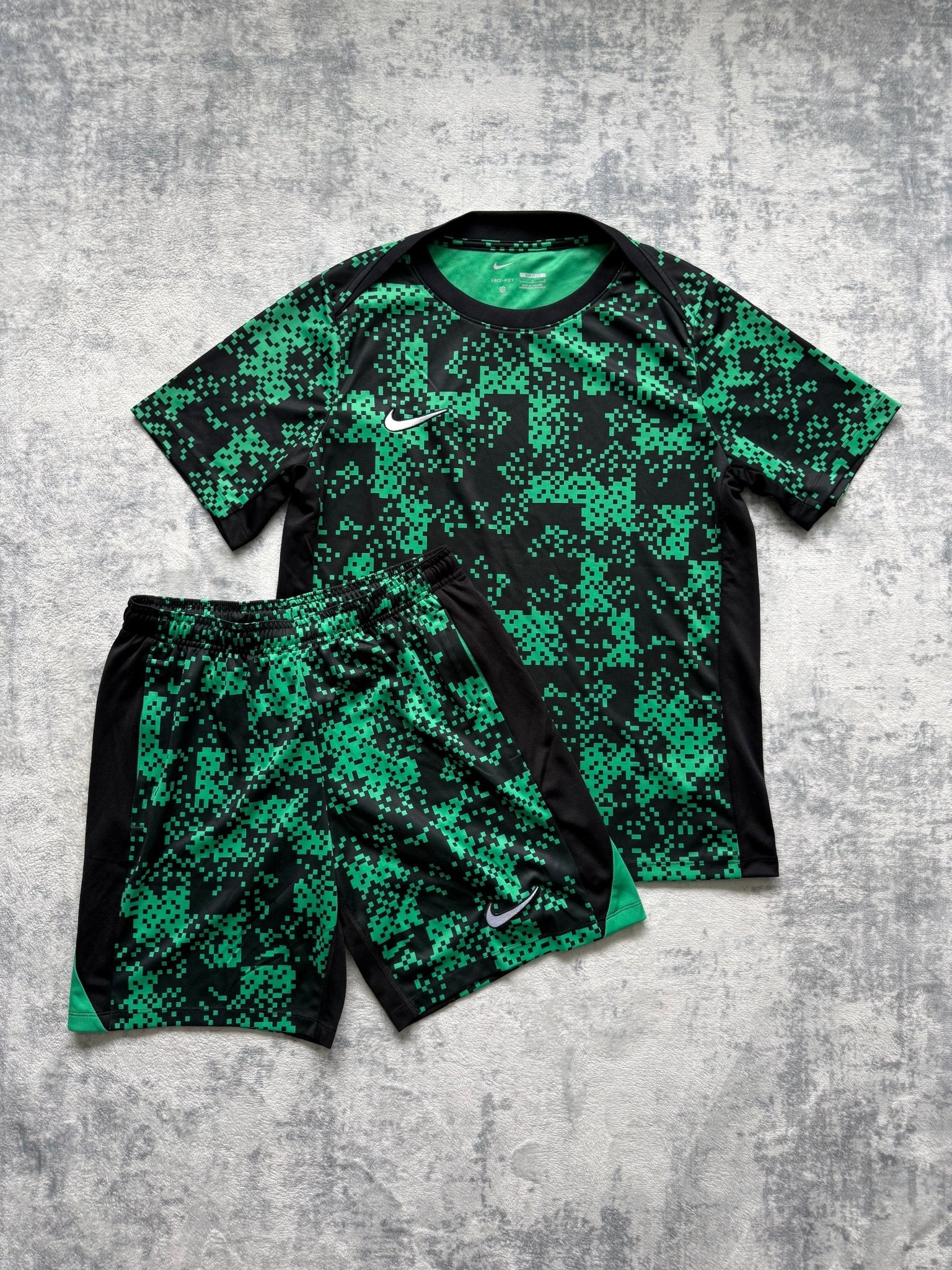 Nike Short Set - L/M - Active Supply