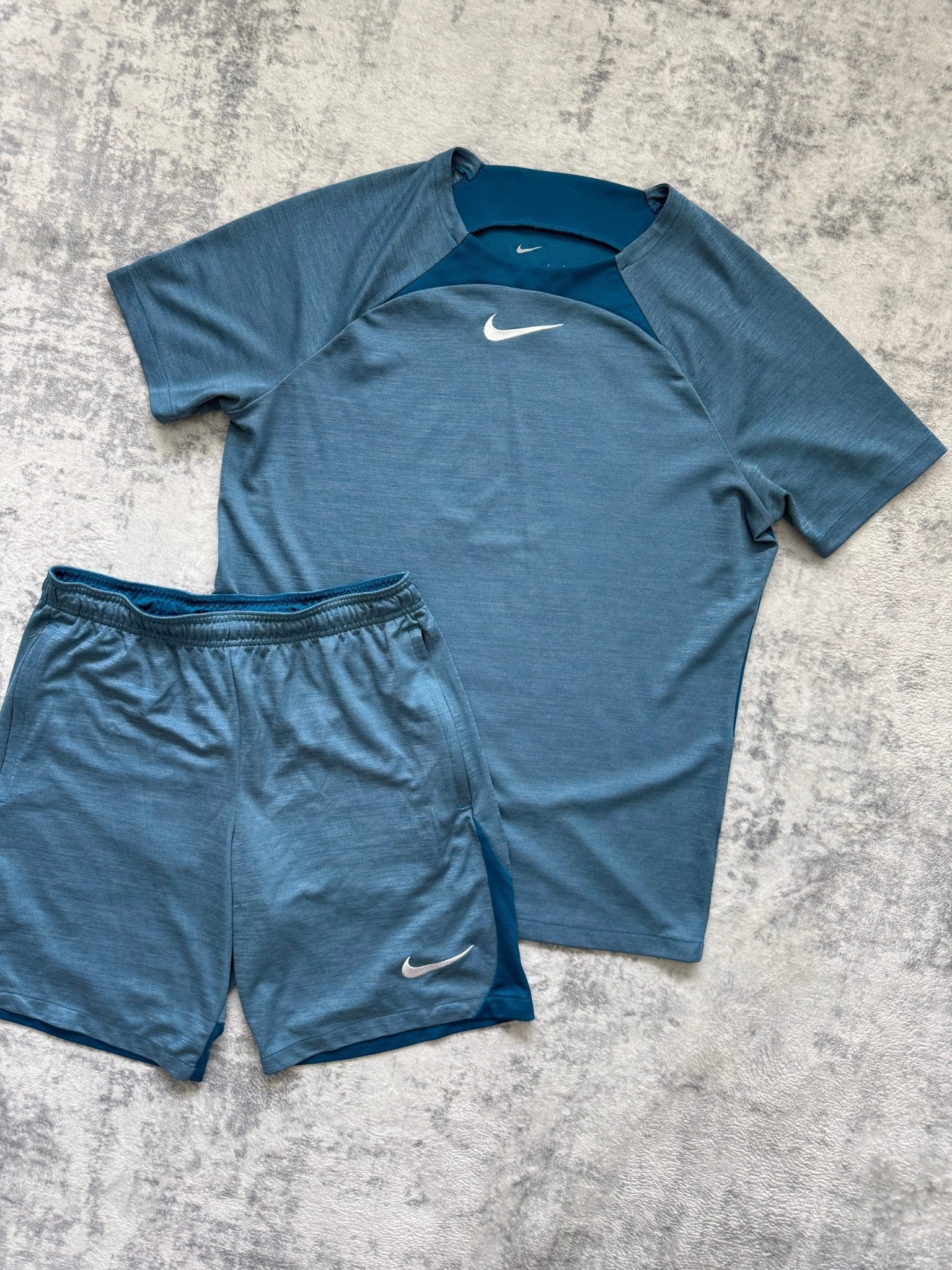 Nike Short Set - L/M - Active Supply