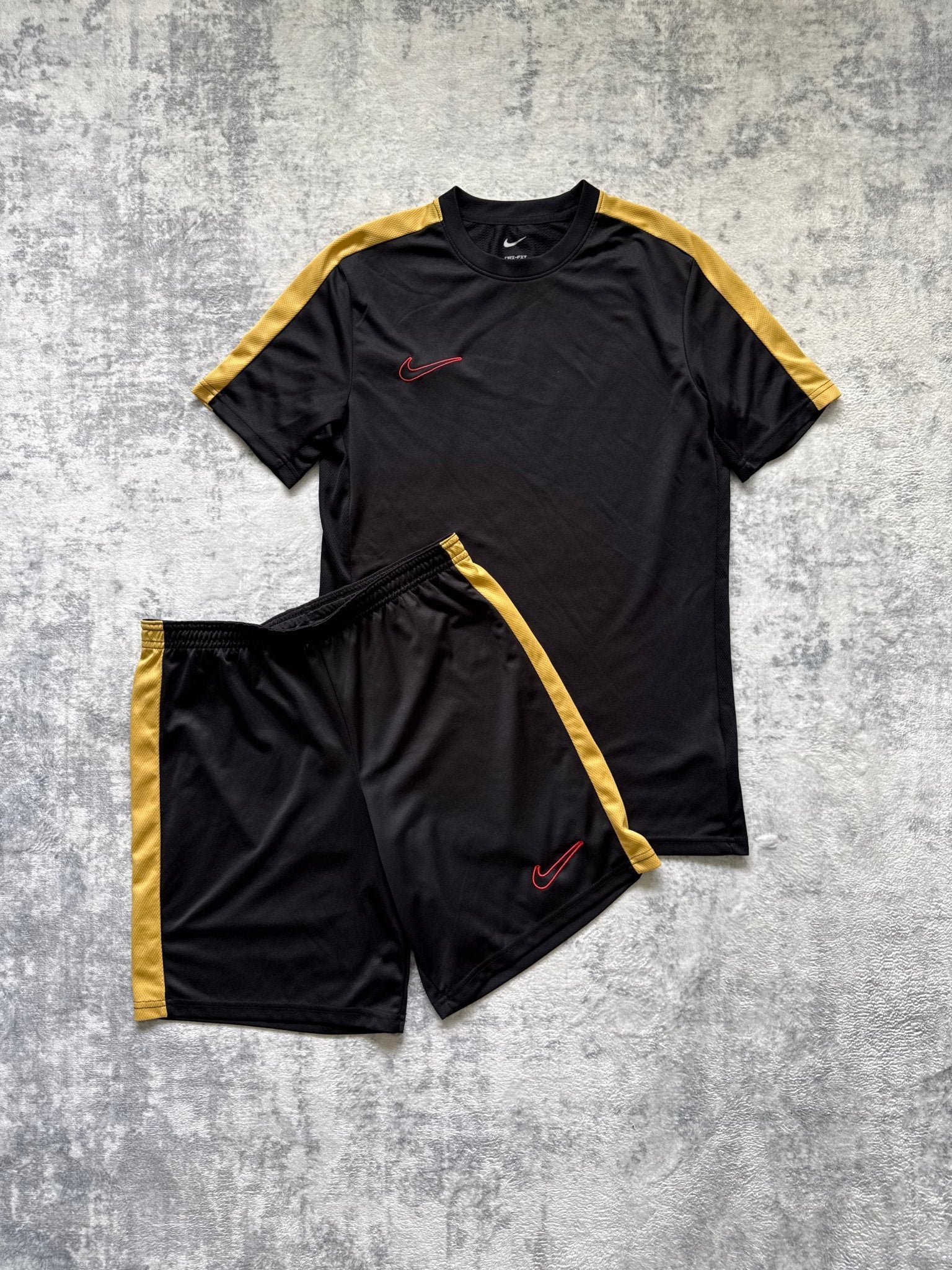 Nike Short Set - M - Active Supply