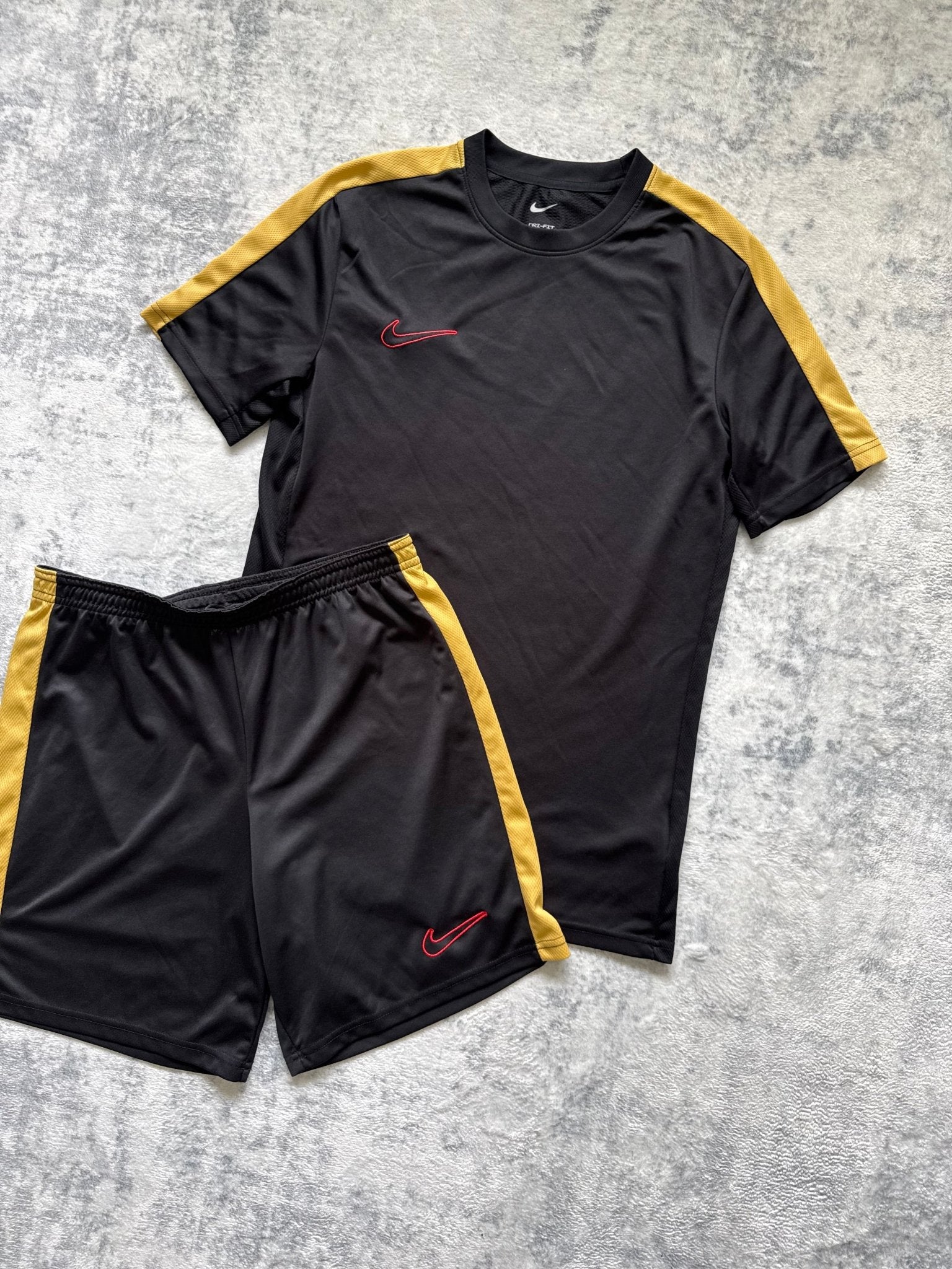 Nike Short Set - M - Active Supply