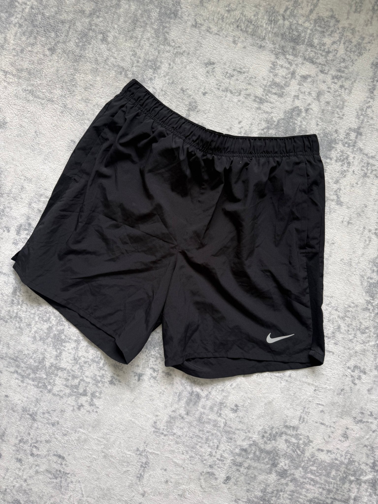 Nike Shorts - L - Active Supply