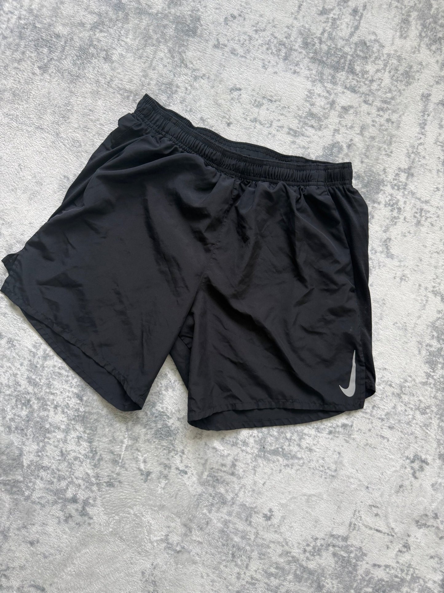 Nike Shorts - L - Active Supply