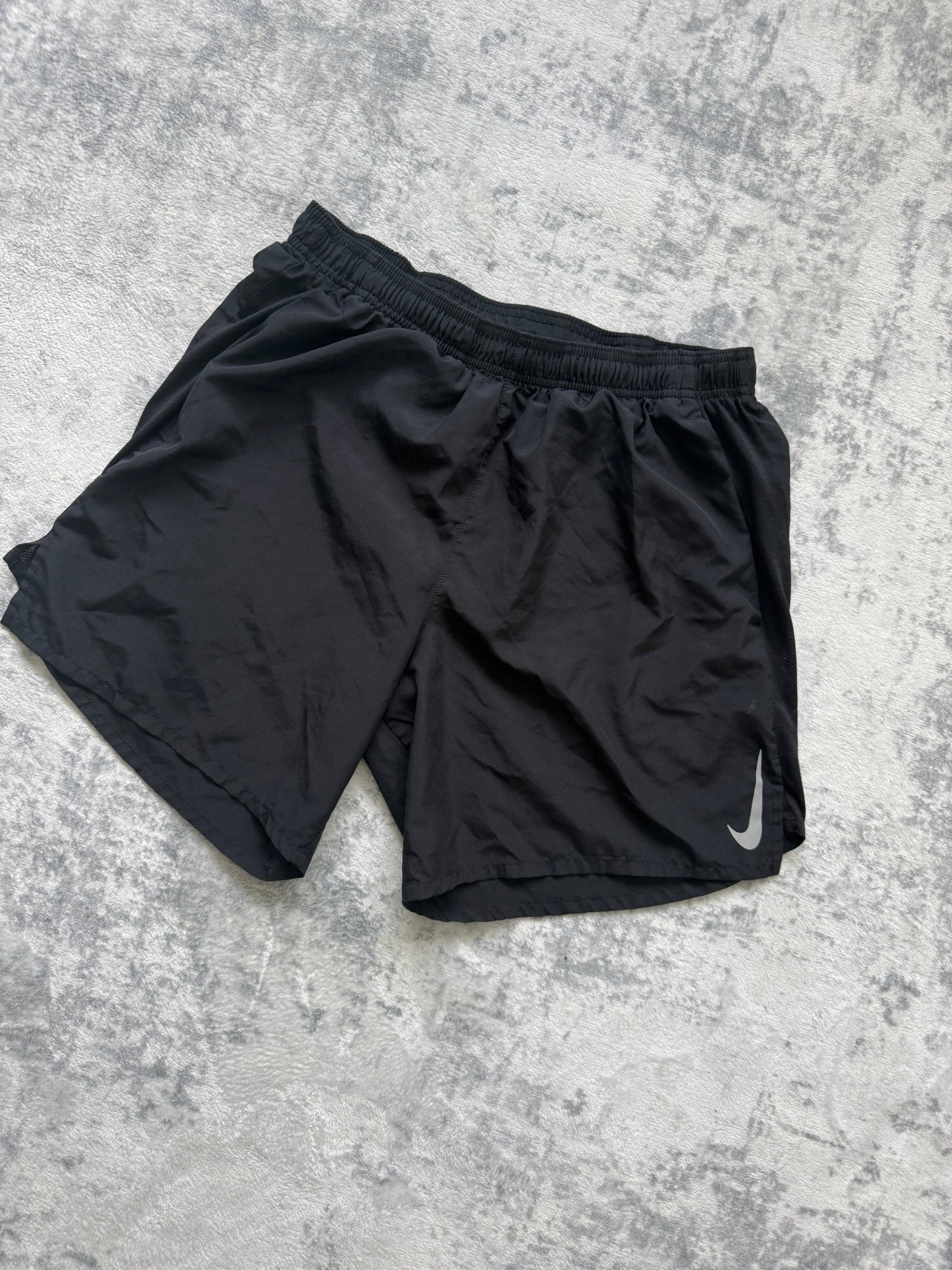 Nike Shorts - L - Active Supply