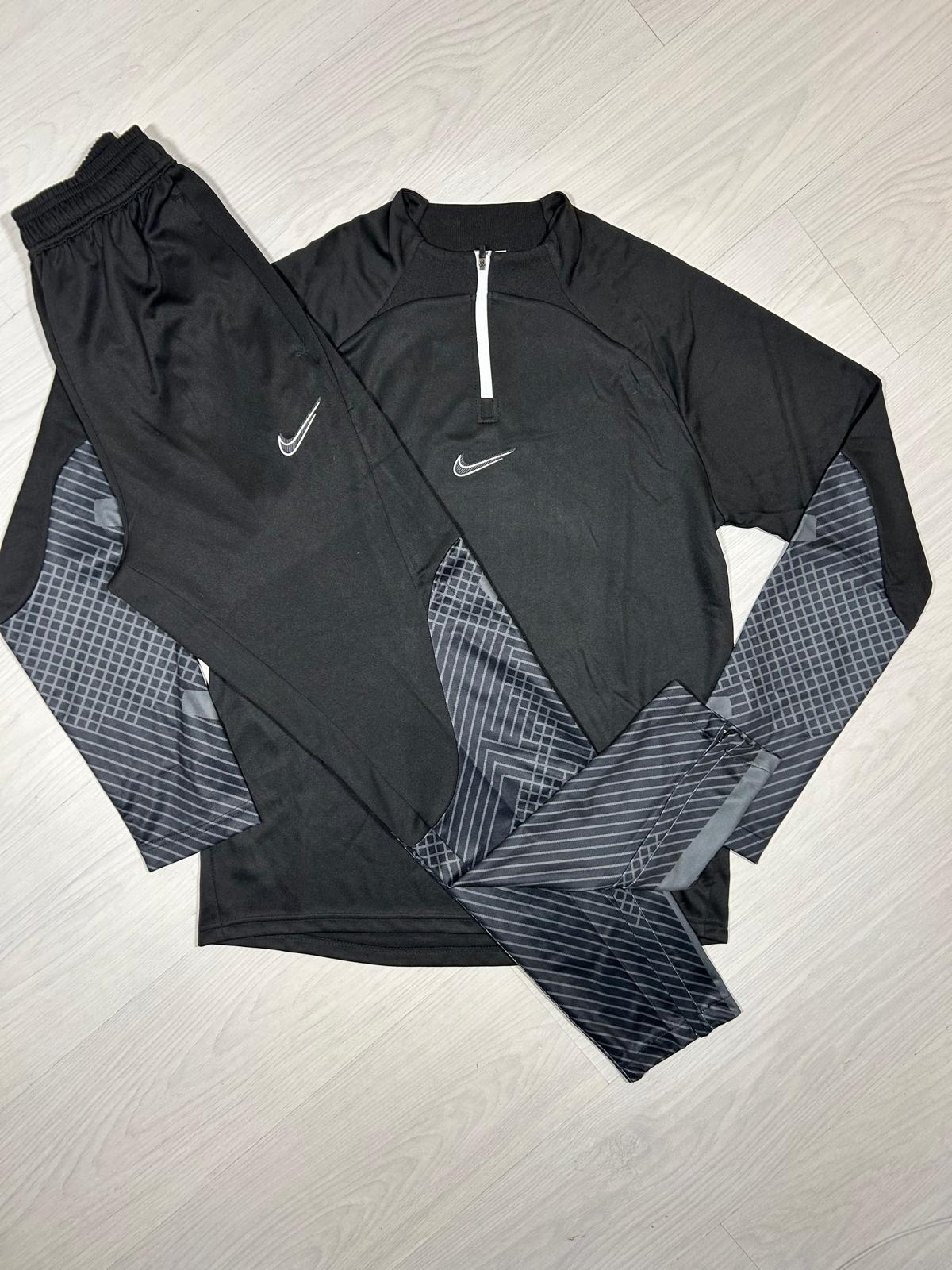 Nike Strike Tracksuit - L - Active Supply