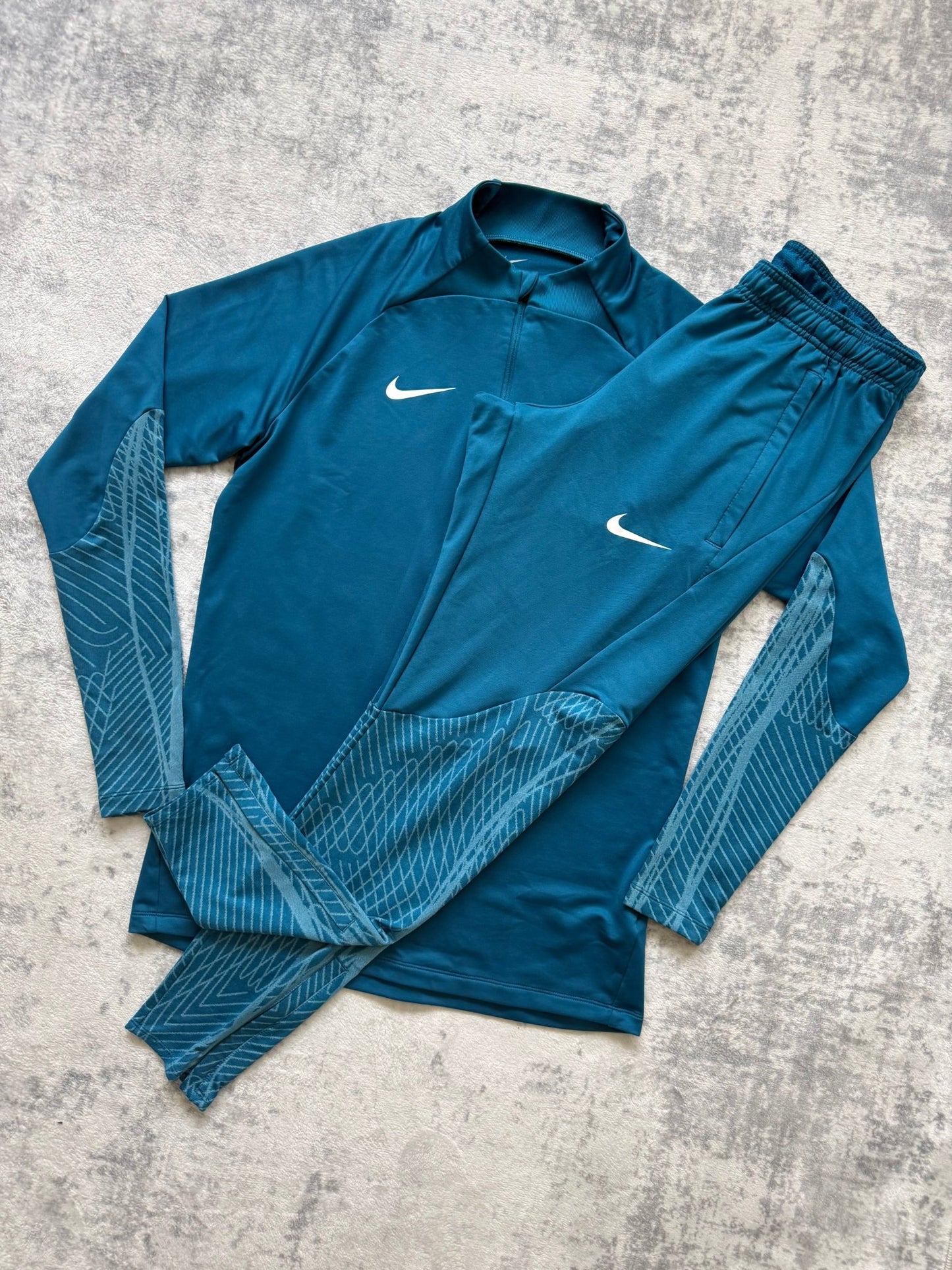 Nike Strike Tracksuit - M - Active Supply