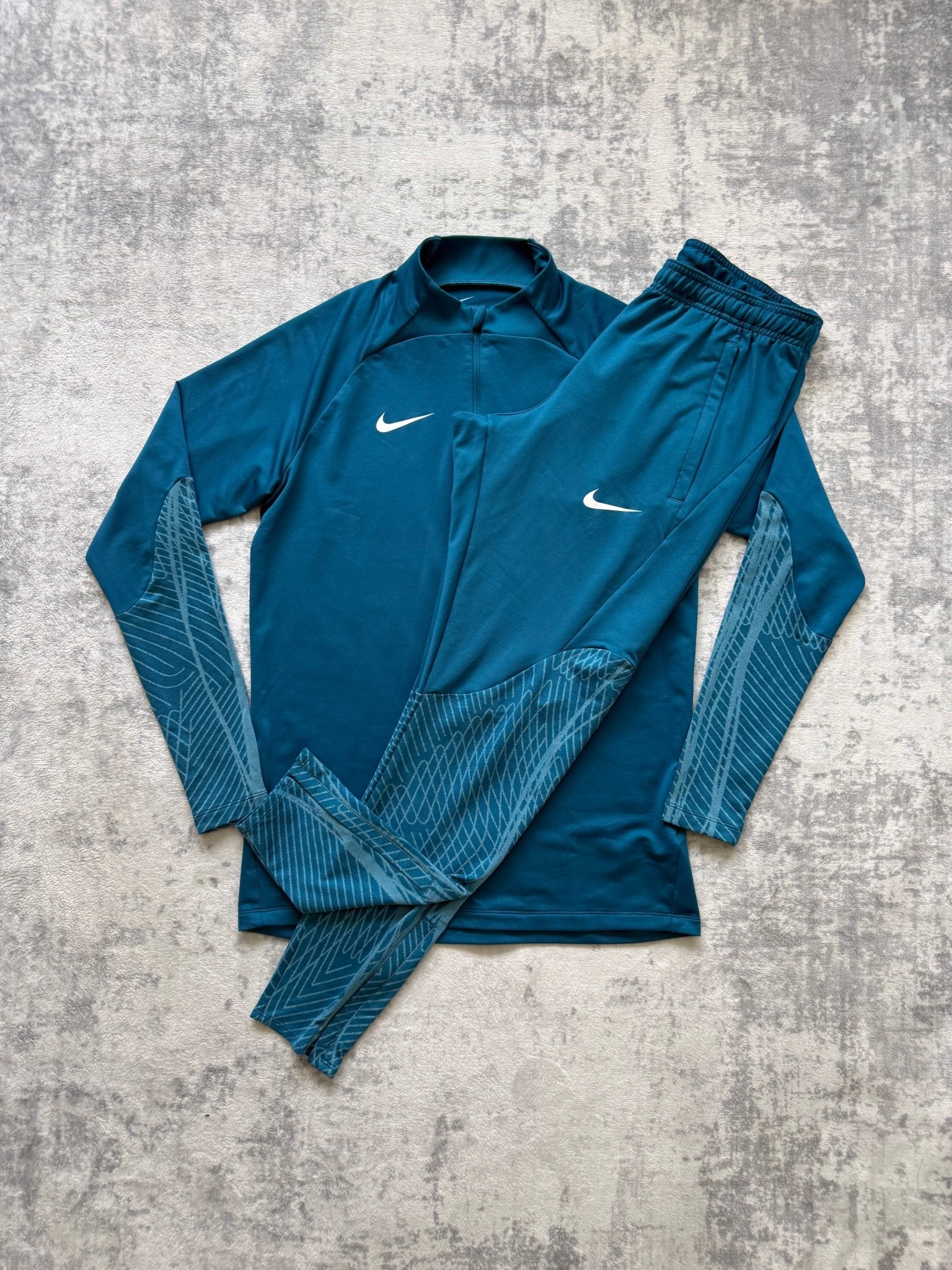 Nike Strike Tracksuit - M - Active Supply