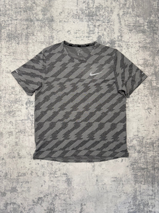 Nike T Shirt - L - Active Supply