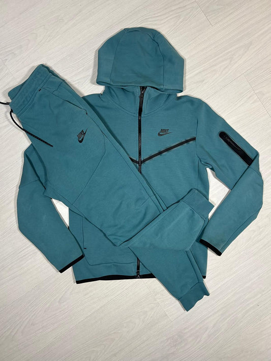 Nike Tech Fleece - S - Active Supply