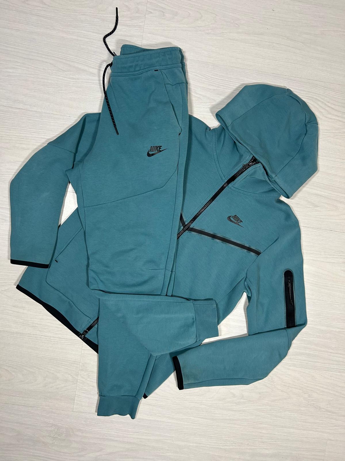 Nike Tech Fleece - S - Active Supply