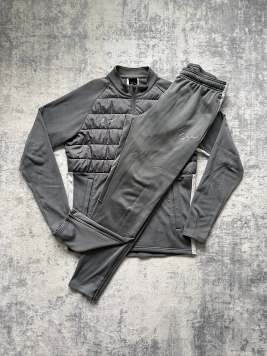 Nike Therma Tracksuit - M - Active Supply