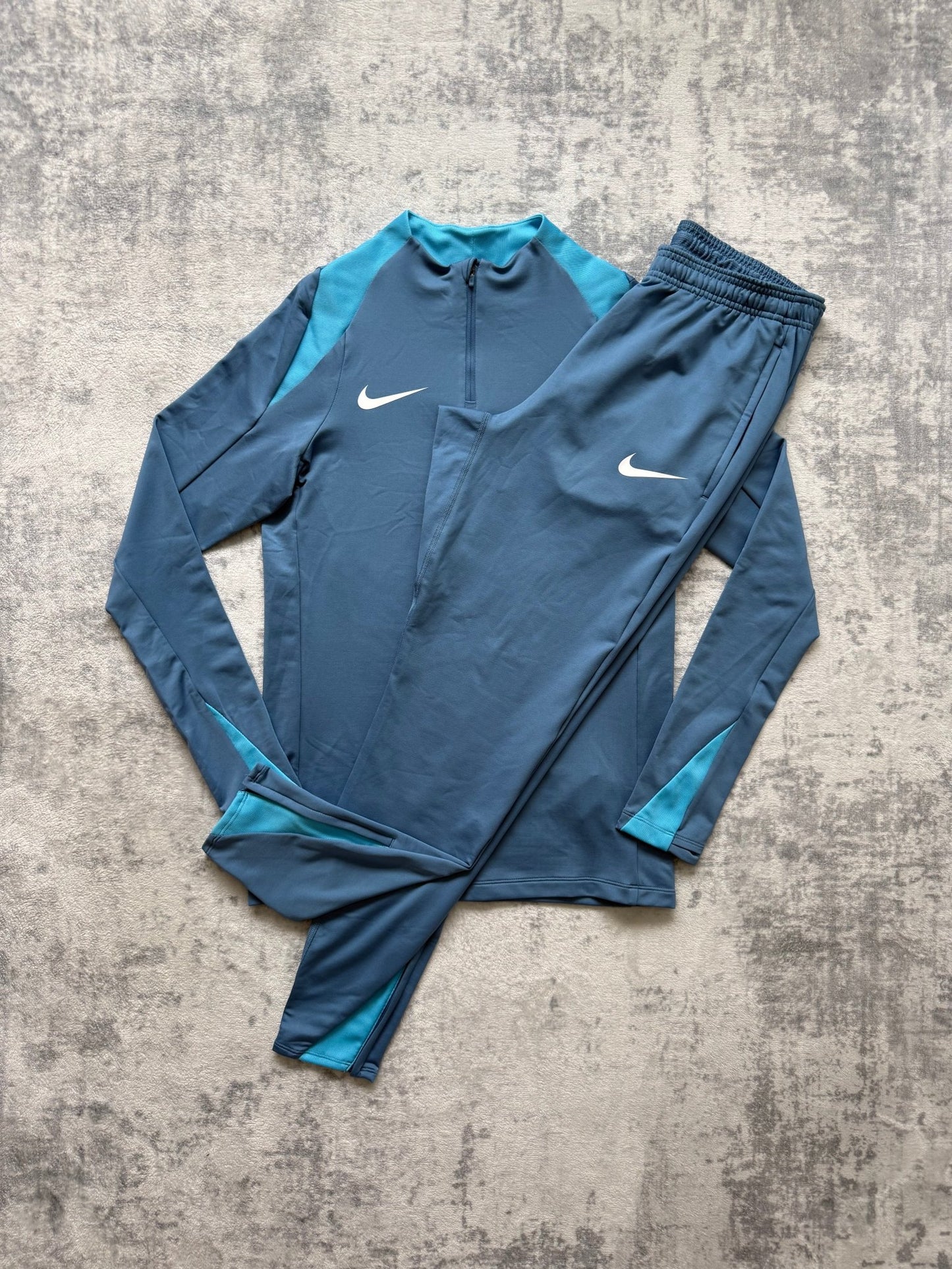 Nike Tracksuit - S/M - Active Supply