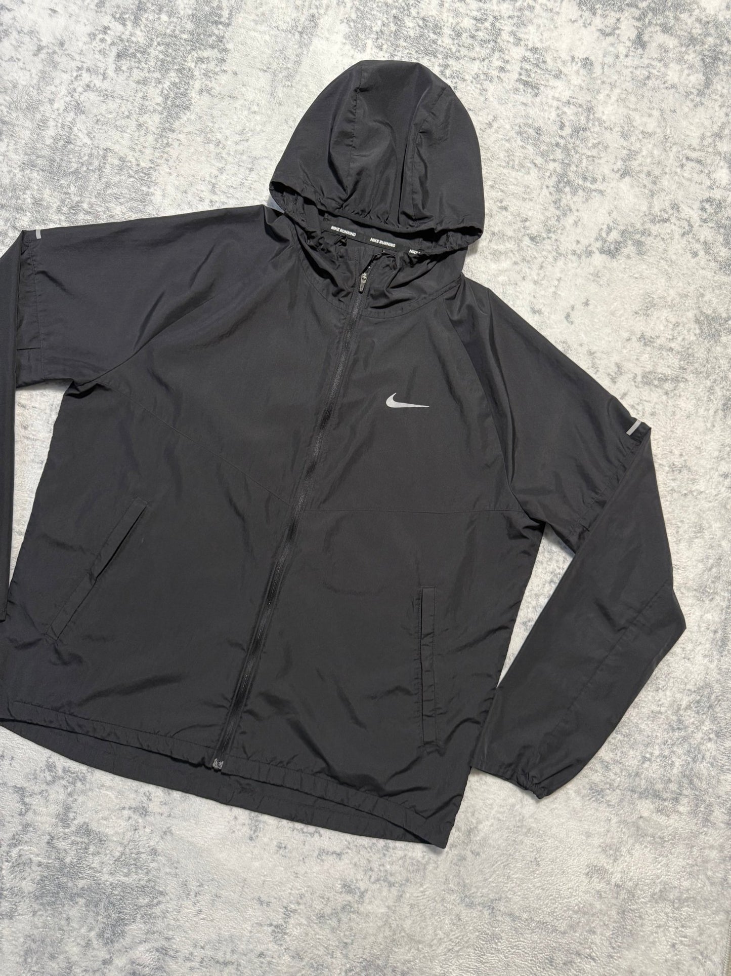 Nike Windrunner - L - Active Supply