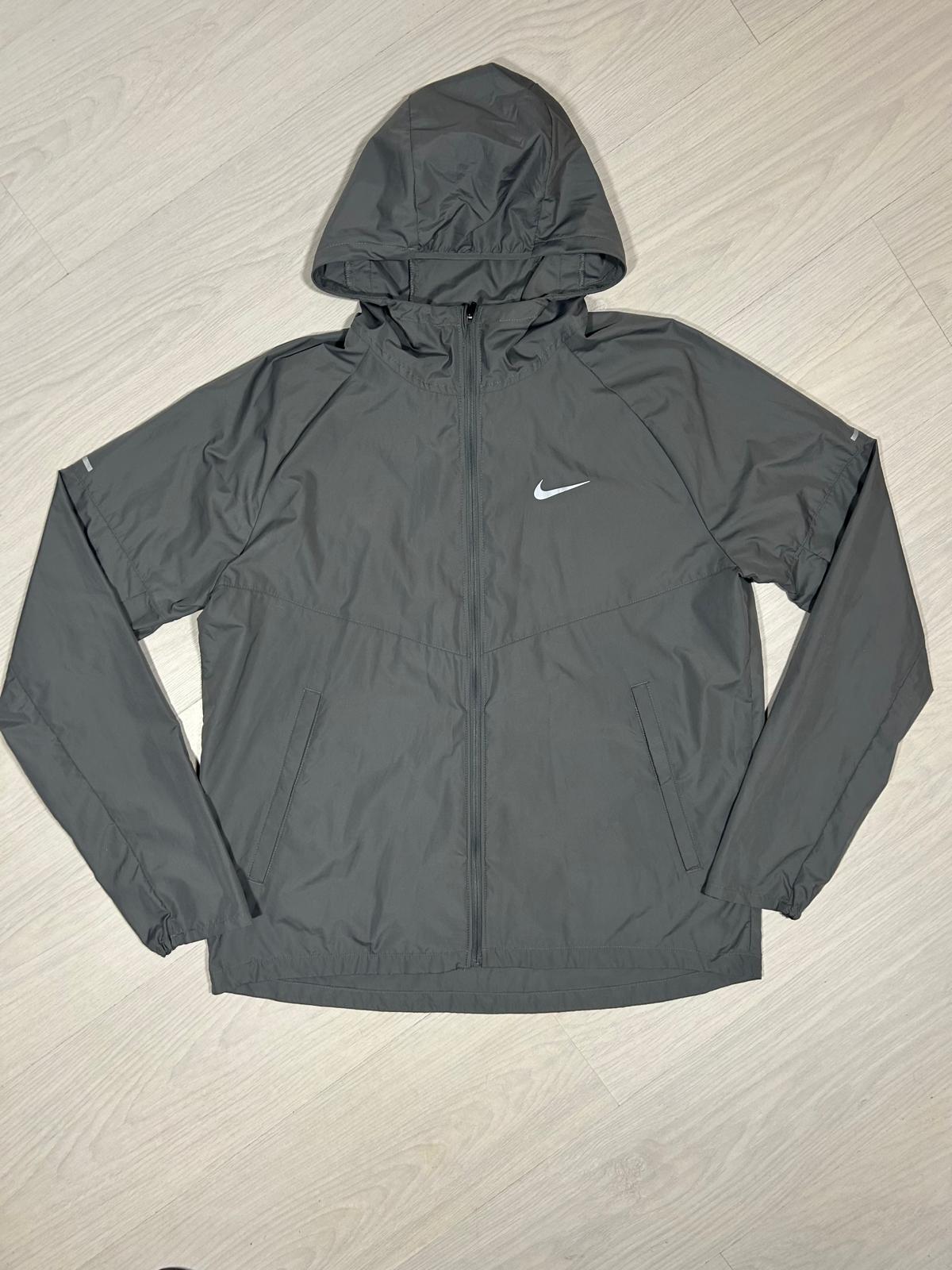 Nike Windrunner - M - Active Supply