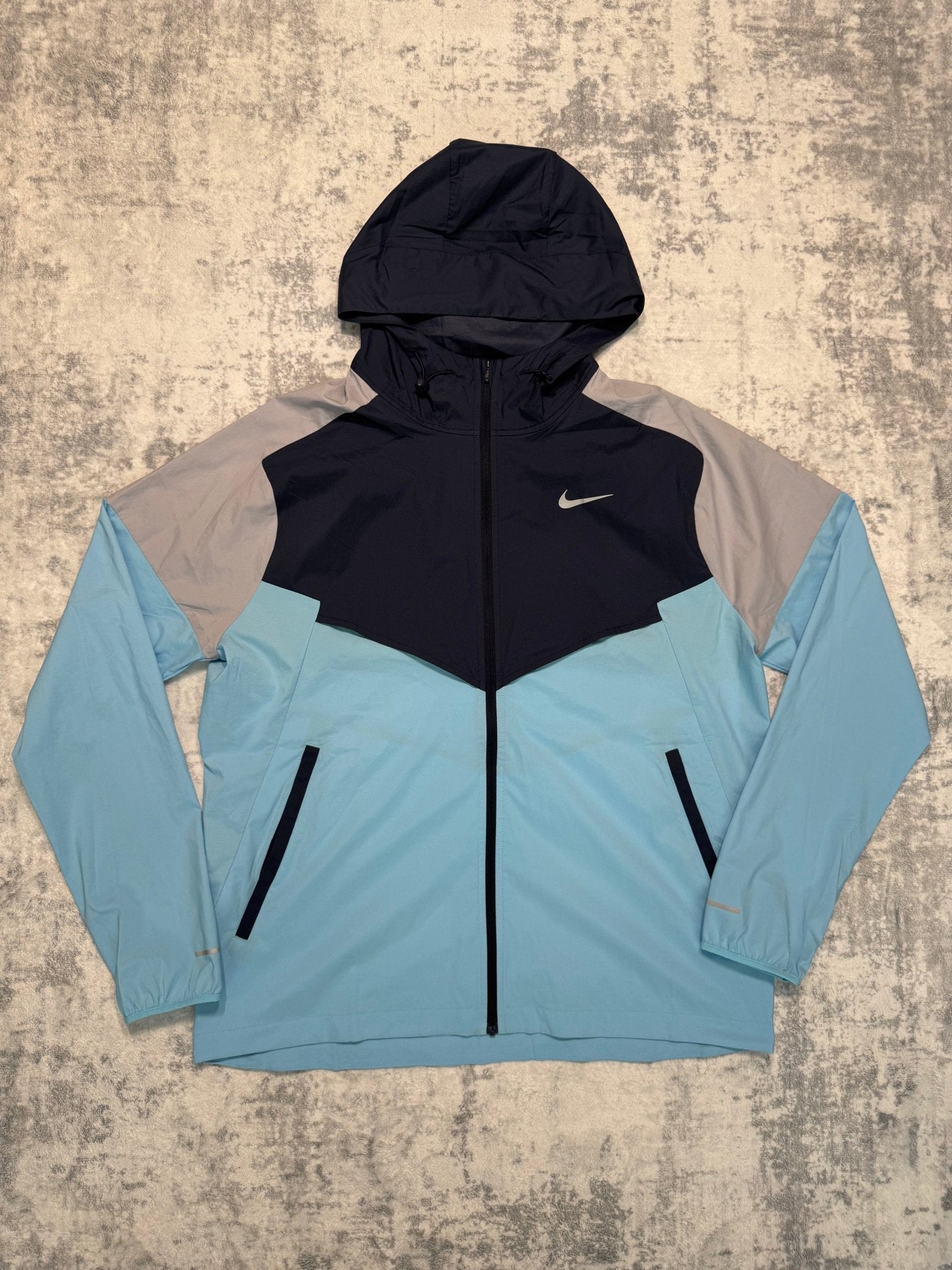Nike Windrunner - M - Active Supply