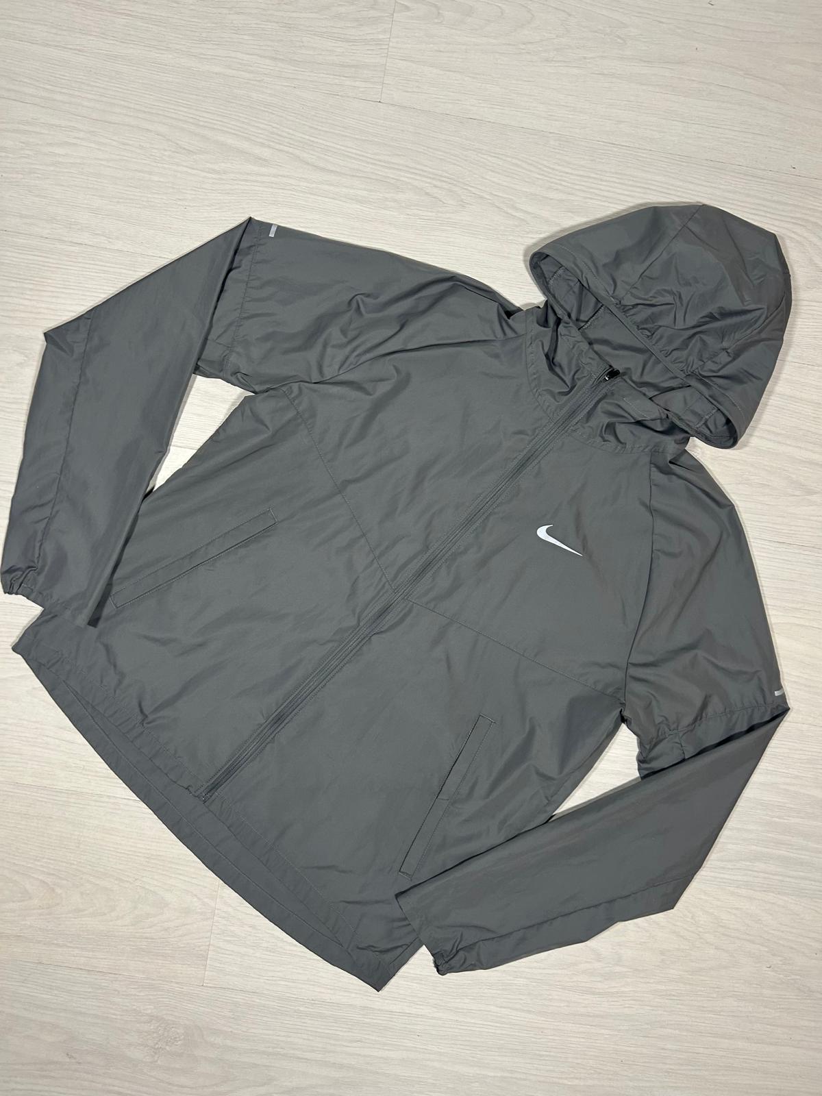 Nike Windrunner - M - Active Supply