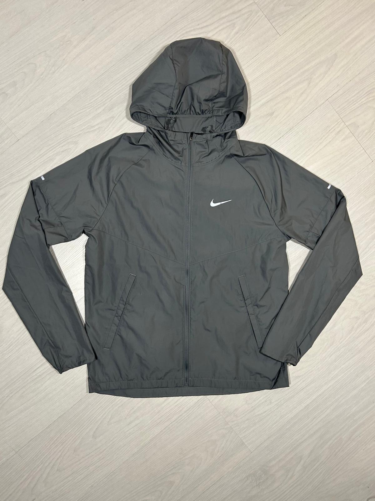 Nike Windrunner - S - Active Supply