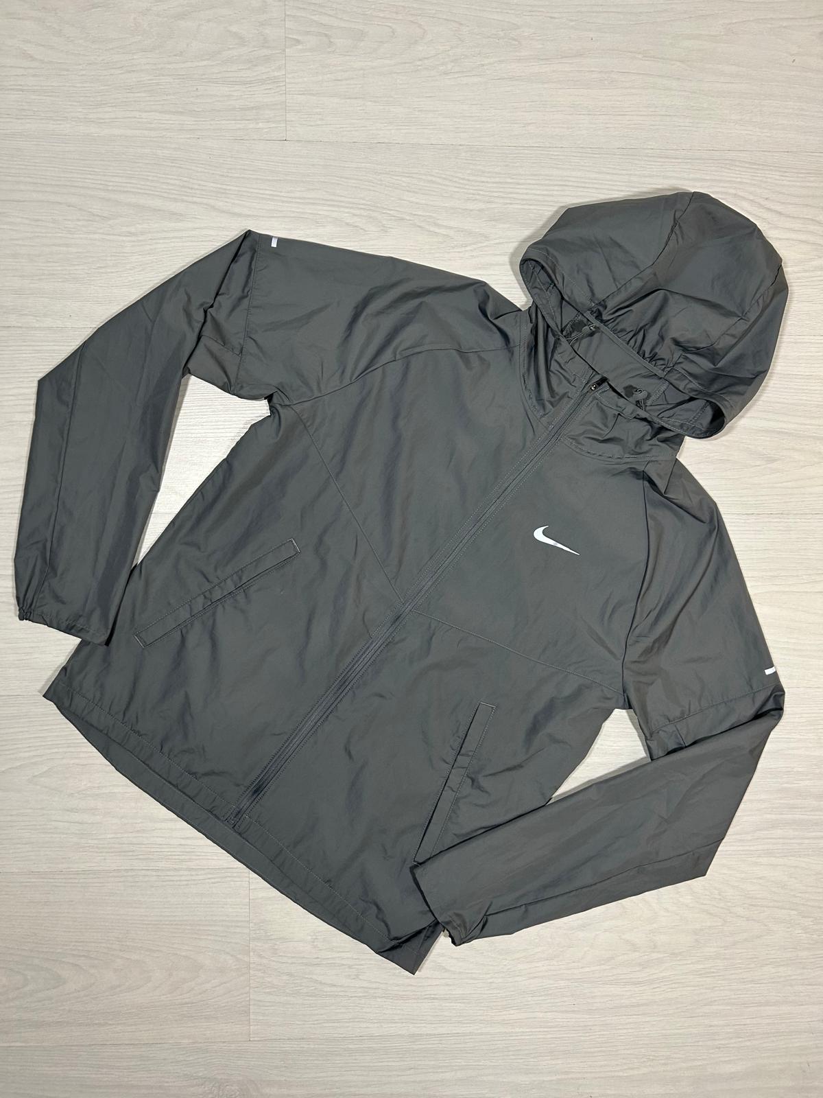 Nike Windrunner - S - Active Supply