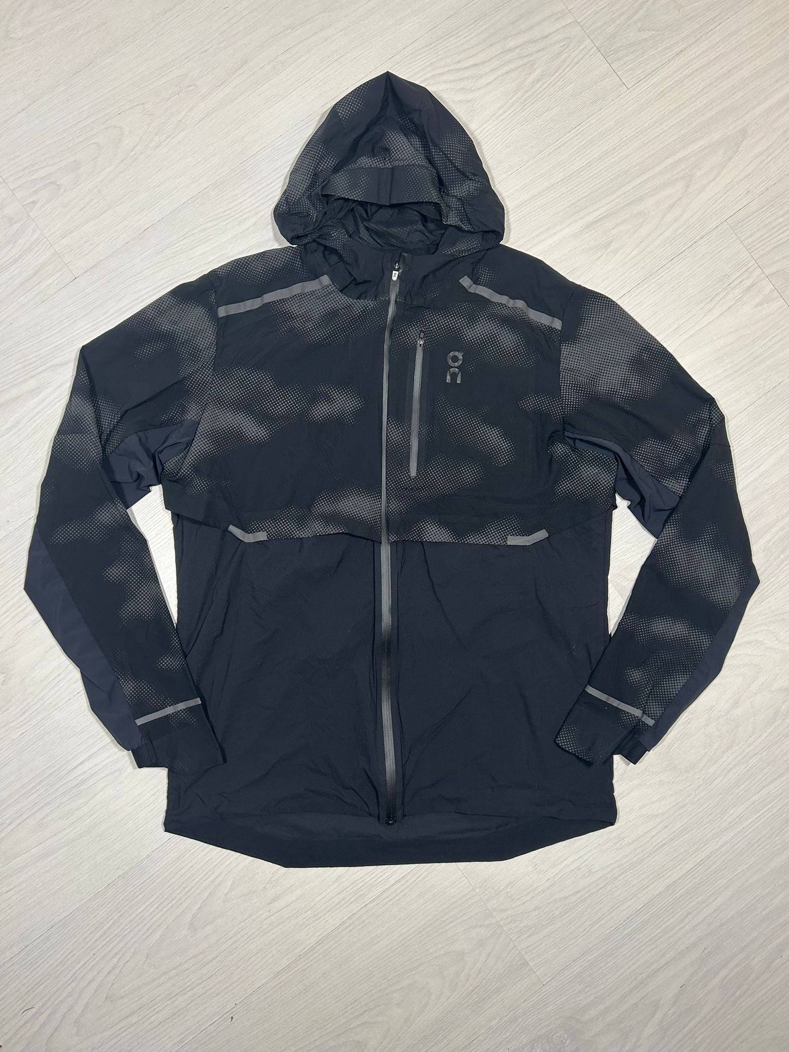 On Running Weather Jacket Lumos - L - Active Supply