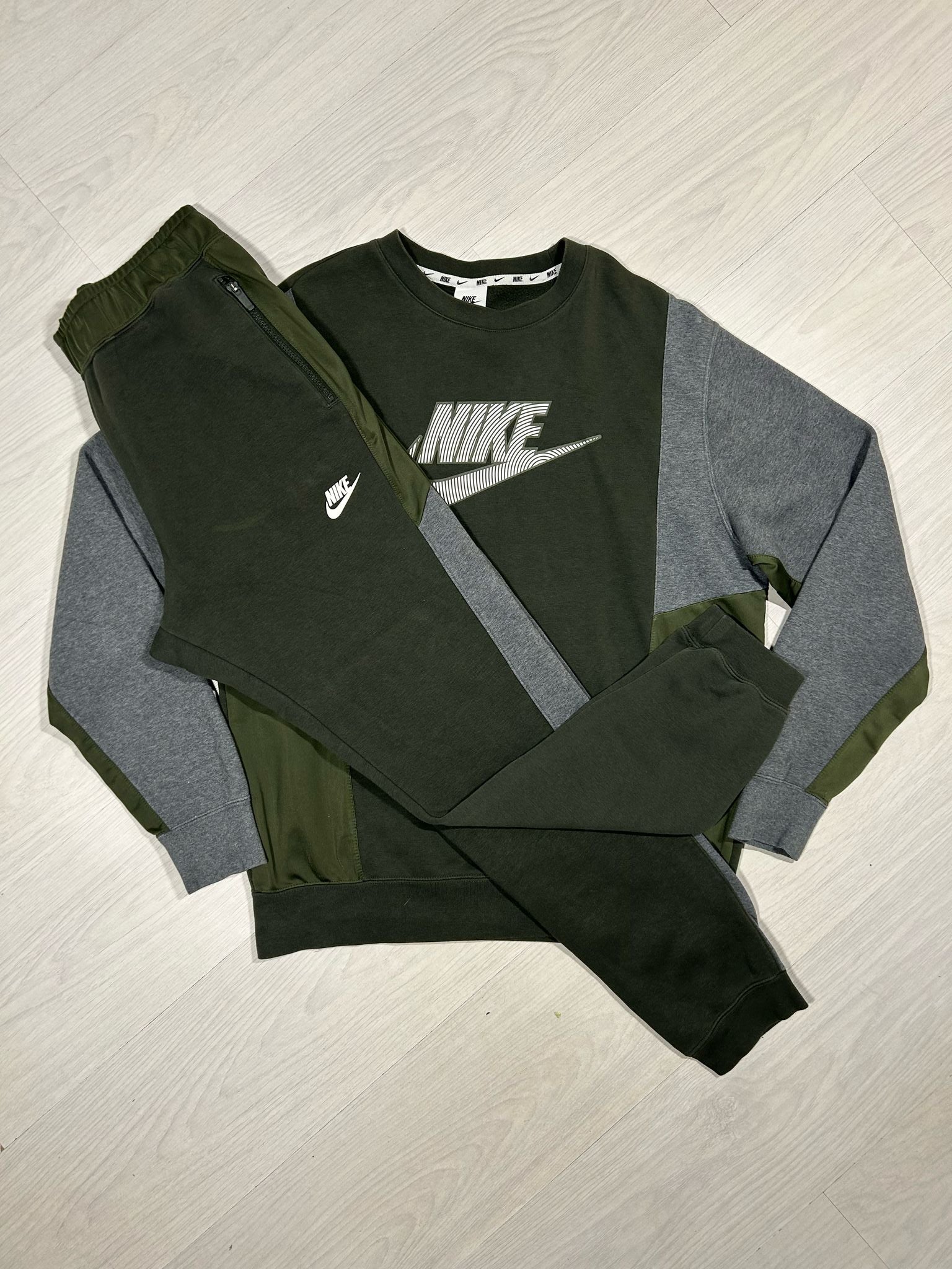 *OUTLET* Nike Tracksuit - M - Active Supply