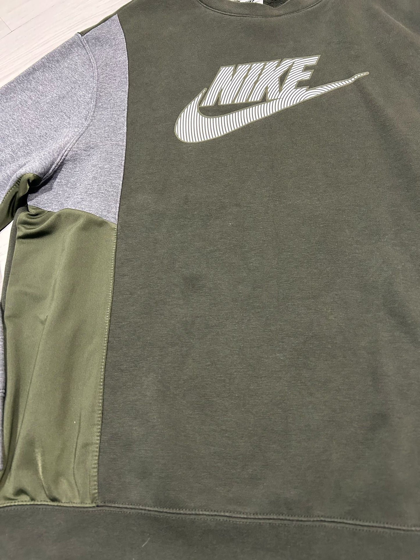 *OUTLET* Nike Tracksuit - M - Active Supply