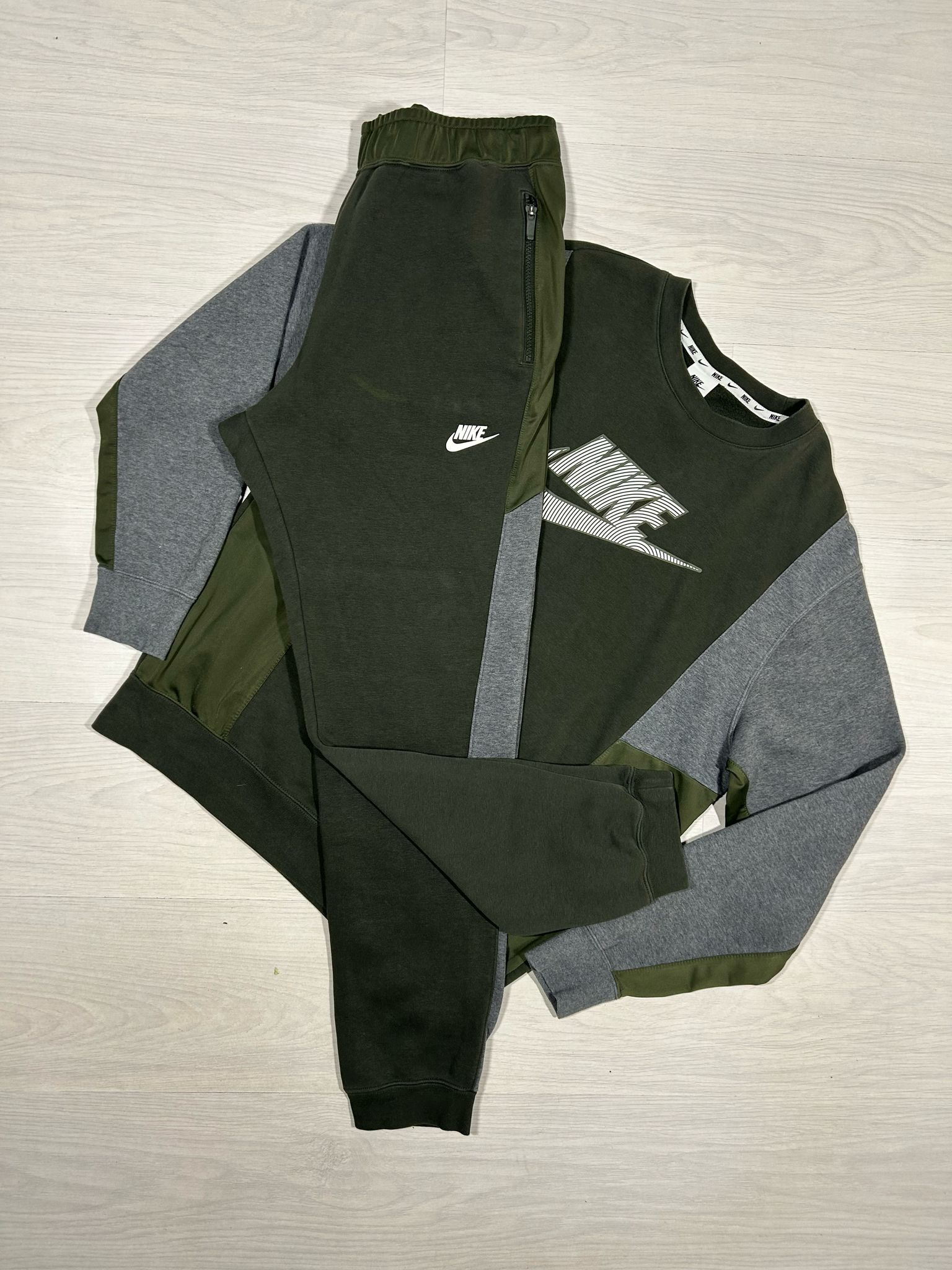 *OUTLET* Nike Tracksuit - M - Active Supply