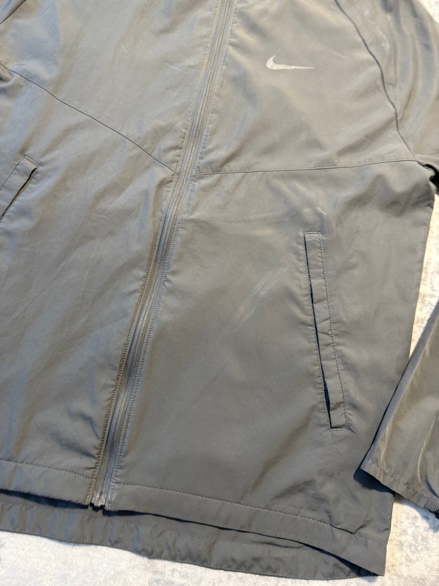 *OUTLET* Nike Windrunner - S - Active Supply