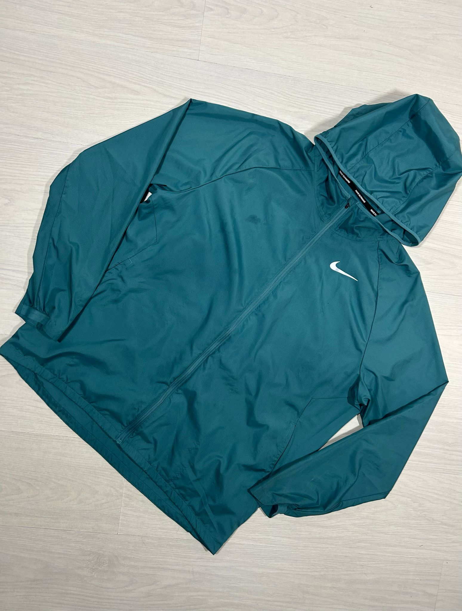 *OUTLET* Nike Windrunner - XL - Active Supply