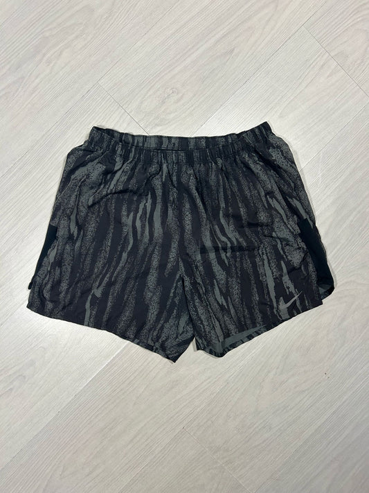 *OUTLET* Nike Zebra Short - M - Active Supply
