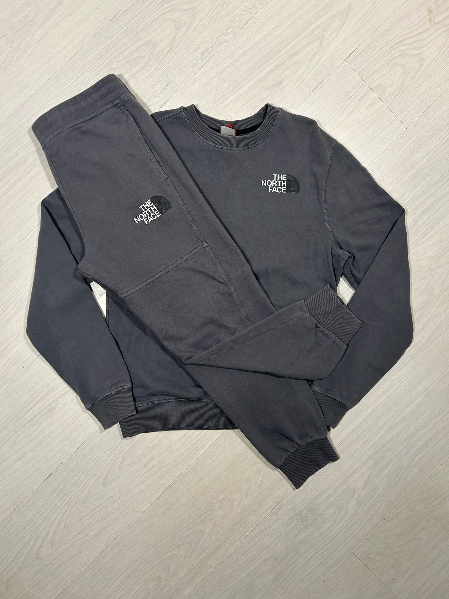 *OUTLET* The North Face Tracksuit - M - Active Supply