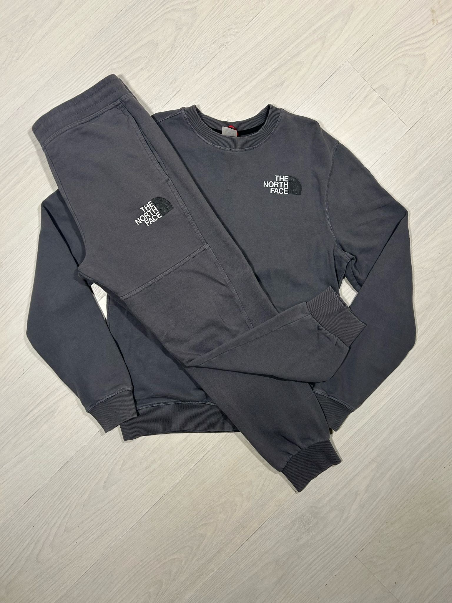 *OUTLET* The North Face Tracksuit - M - Active Supply