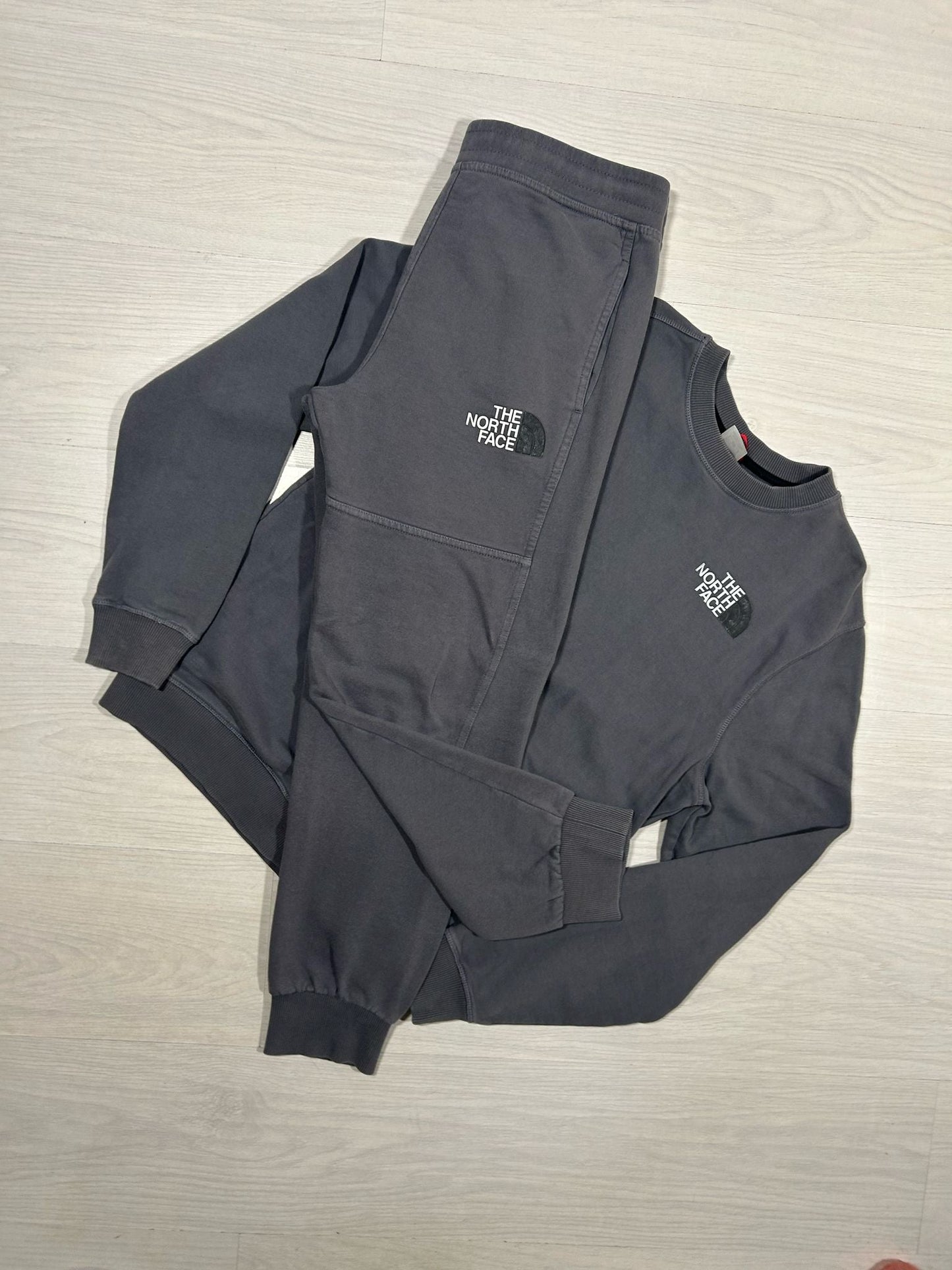 *OUTLET* The North Face Tracksuit - M - Active Supply