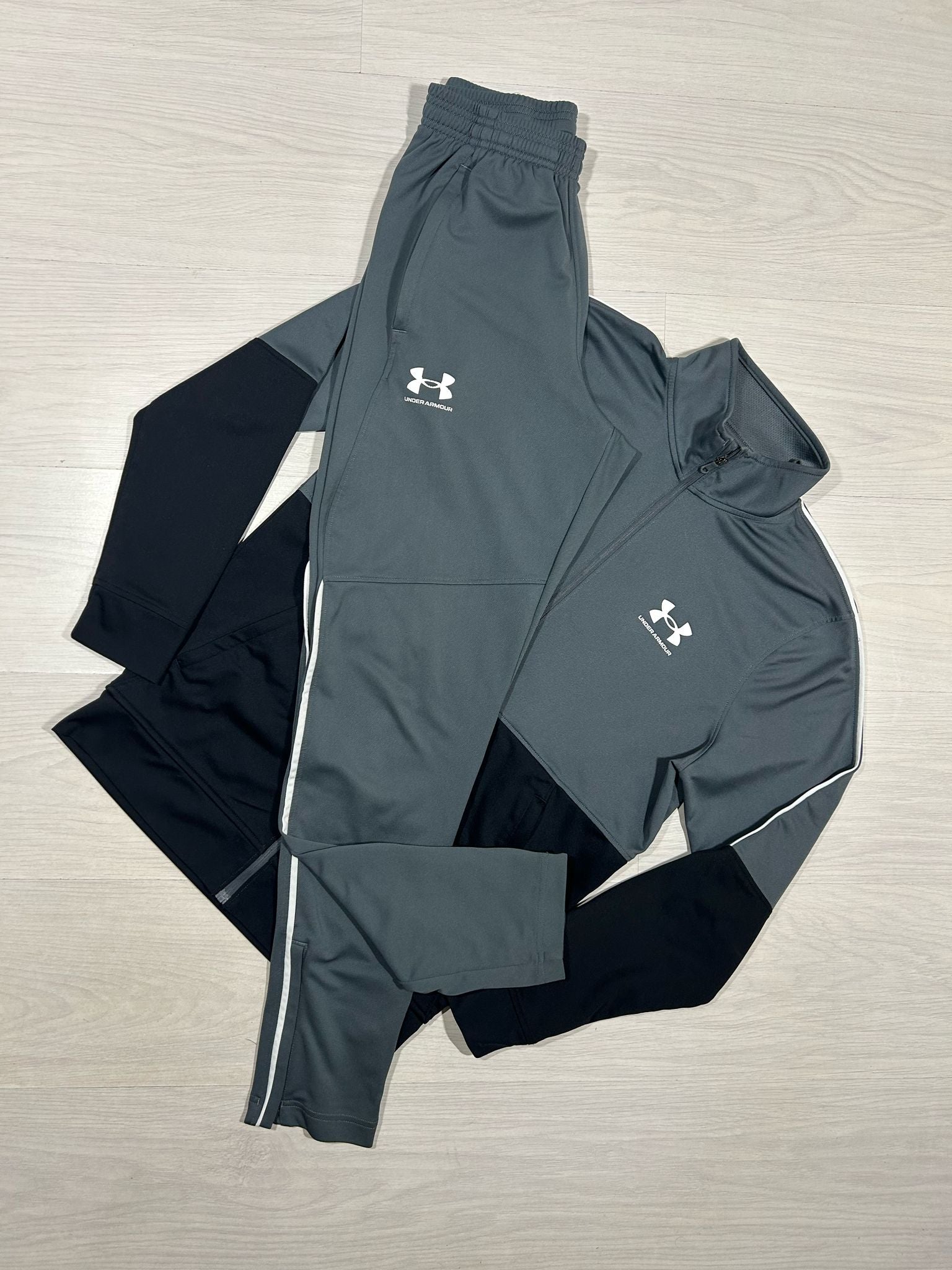 *OUTLET* Under Armour Tracksuit - S - Active Supply