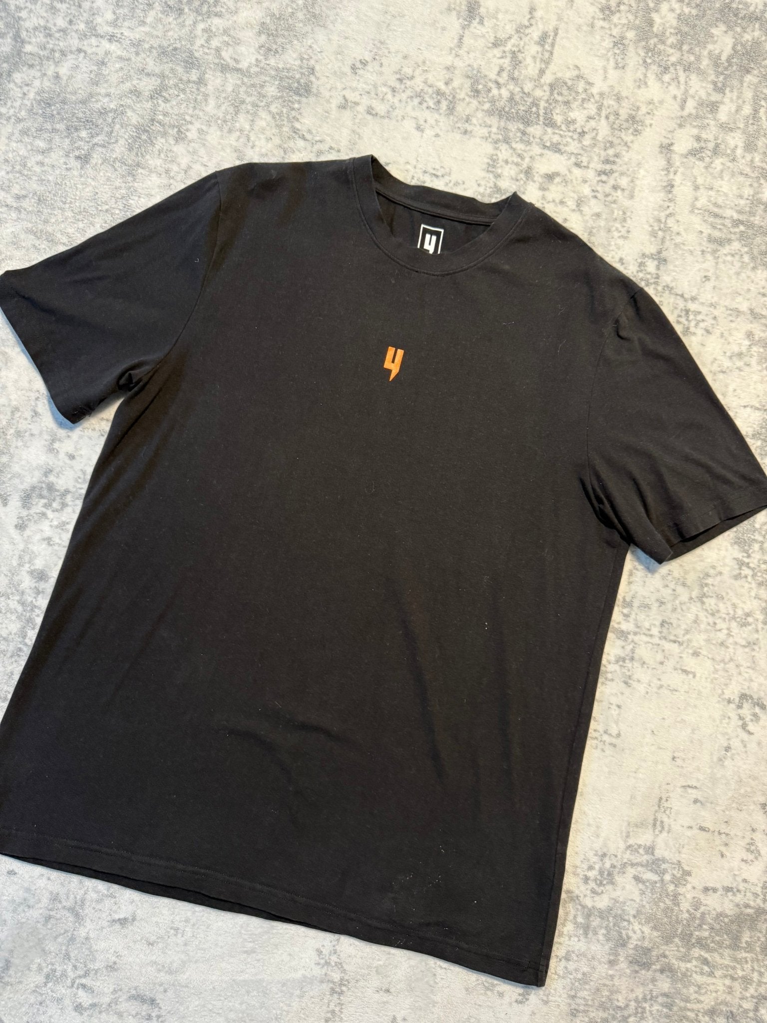 *OUTLET* Yelir World T Shirt - L - Active Supply