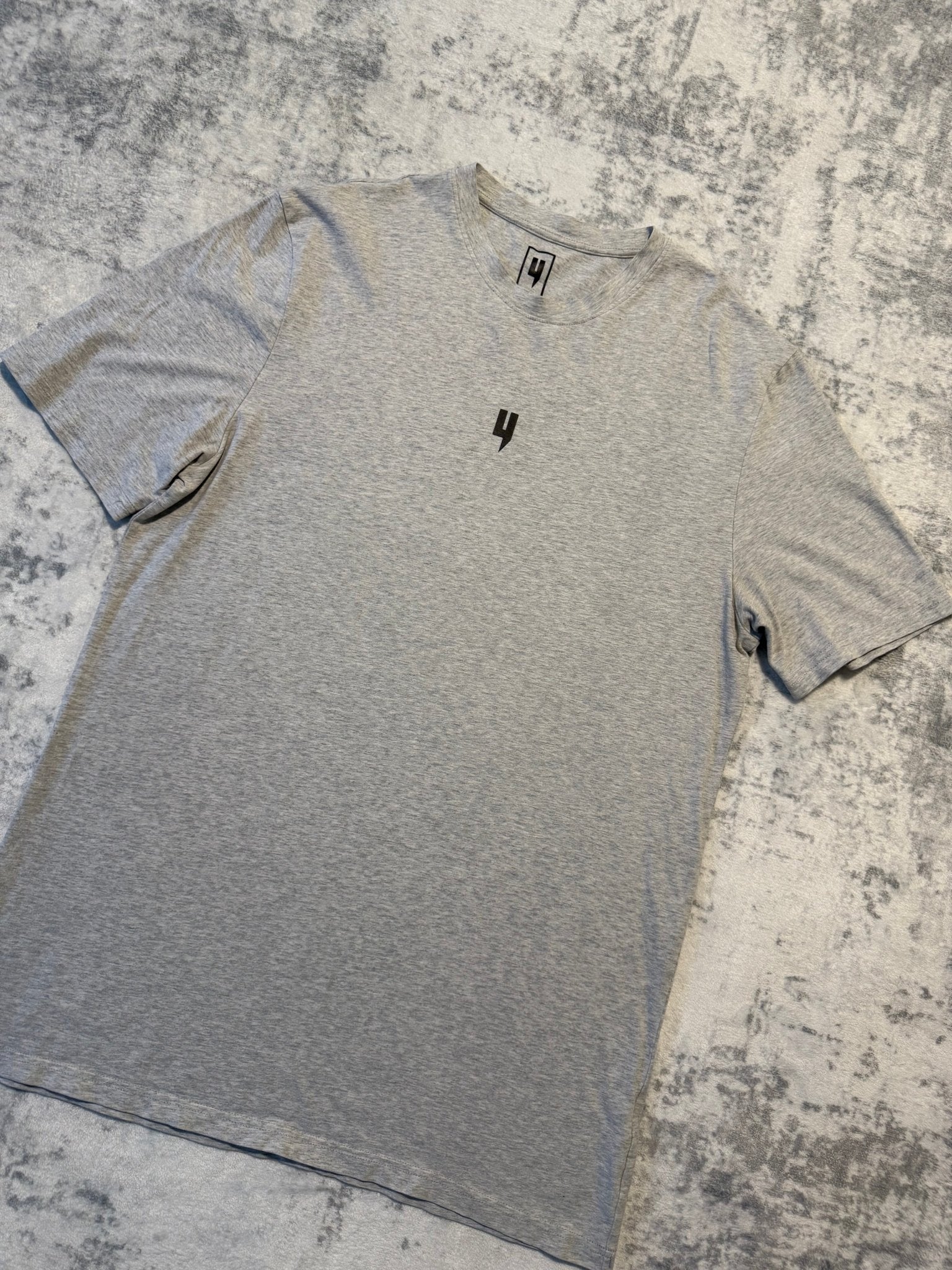 *OUTLET* Yelir World T Shirt - L - Active Supply