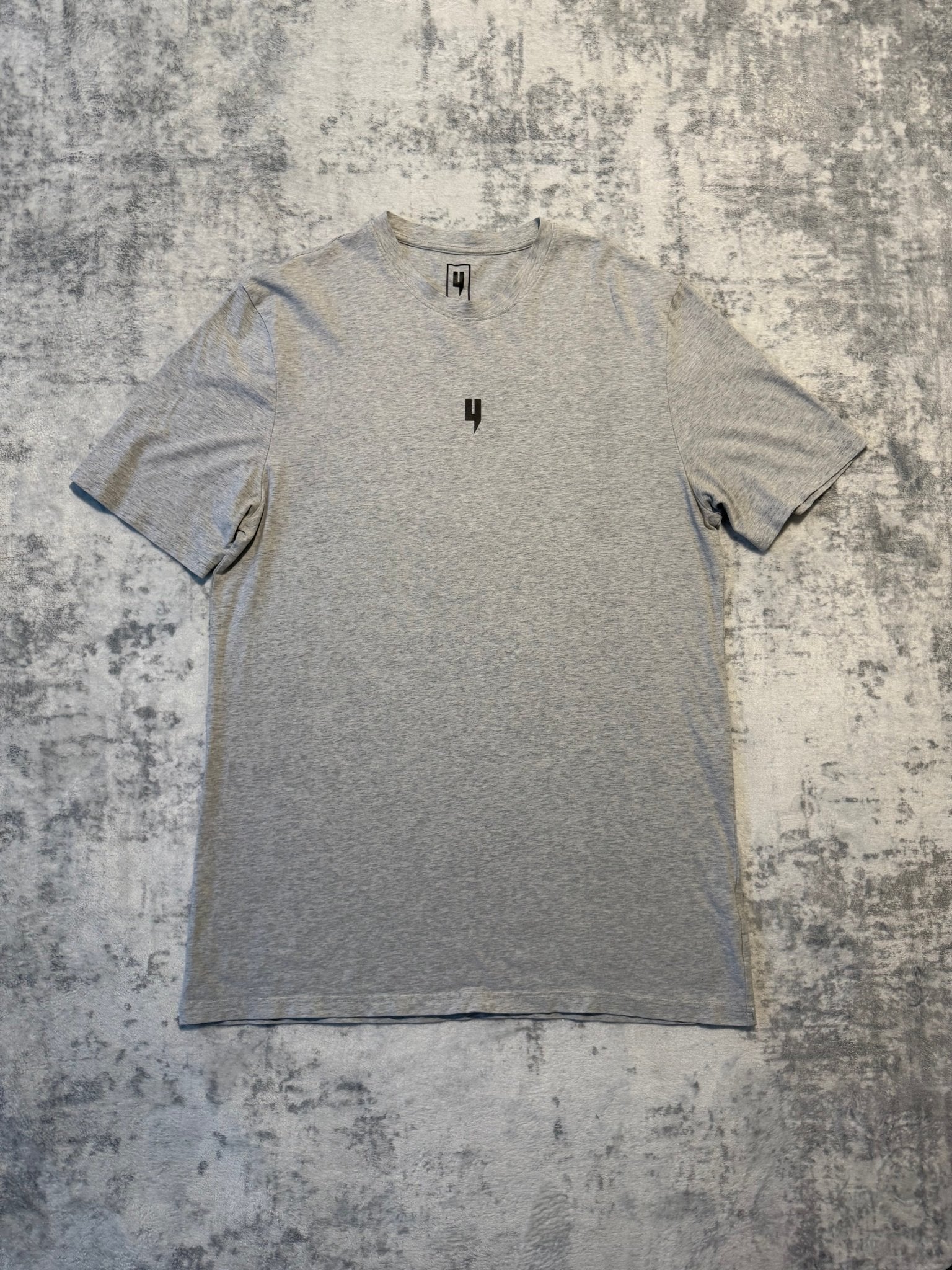 *OUTLET* Yelir World T Shirt - L - Active Supply