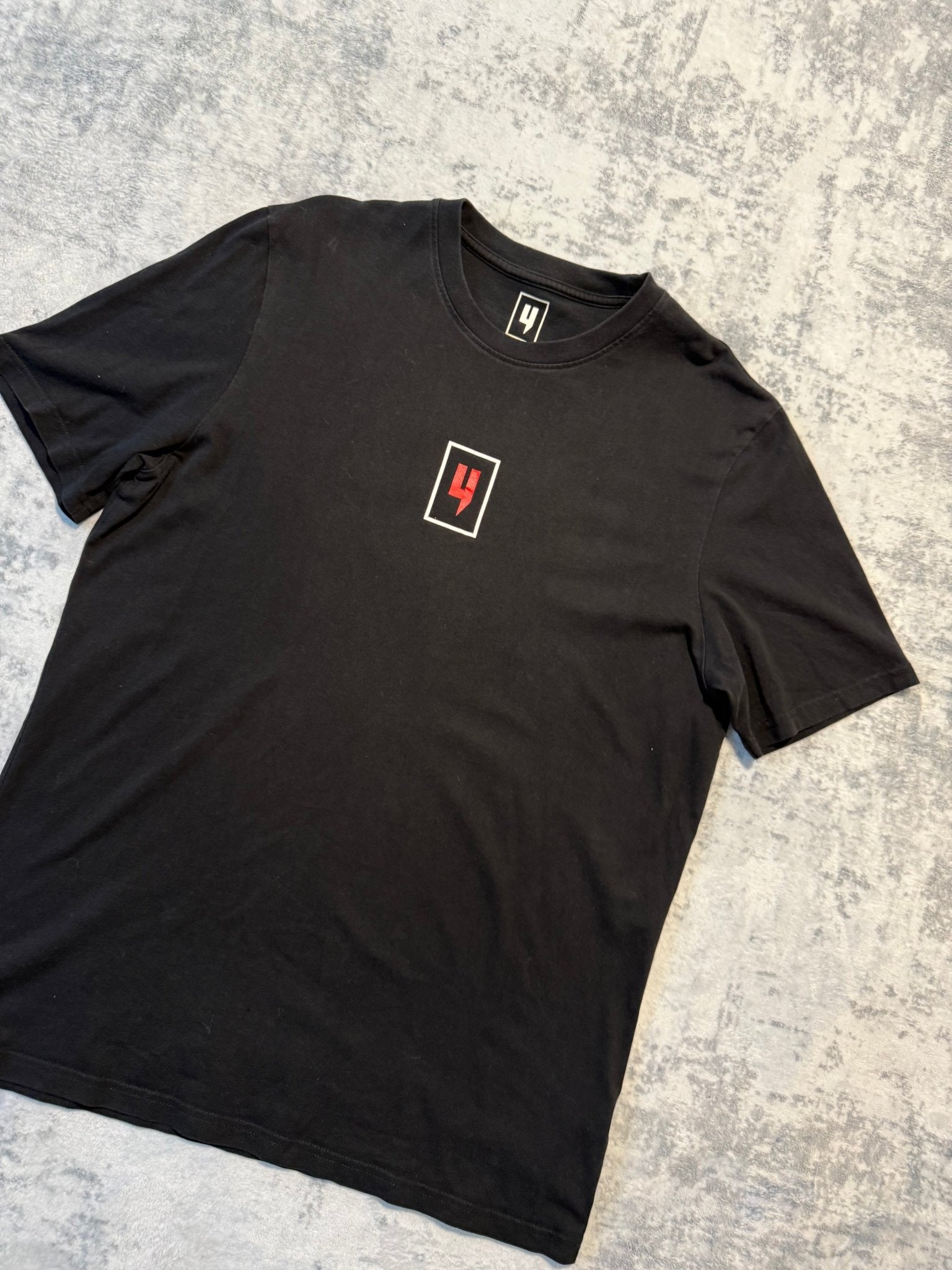 *OUTLET* Yelir World T Shirt - XL - Active Supply