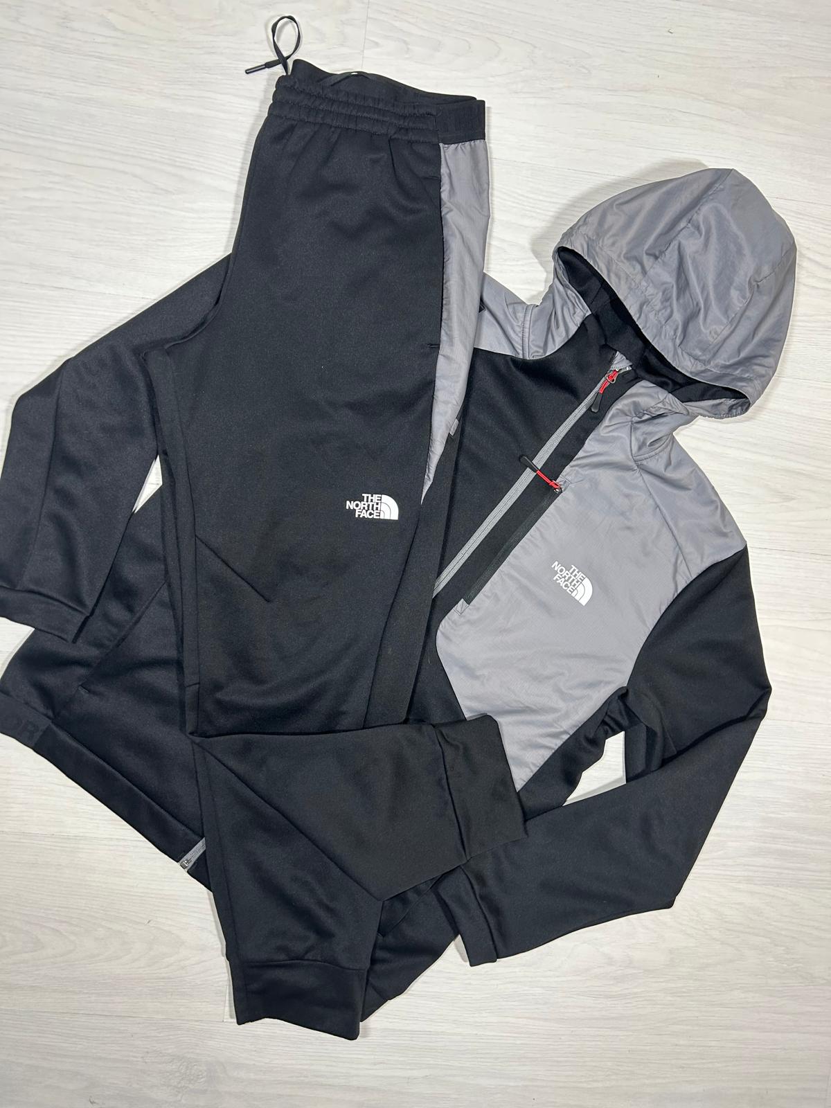 The North Face Tracksuit - L - Active Supply