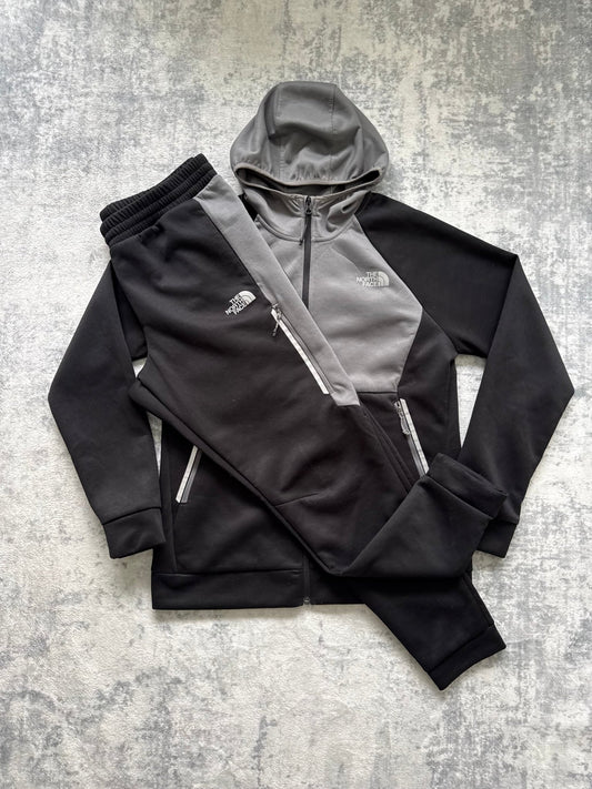 The North Face Tracksuit - L - Active Supply