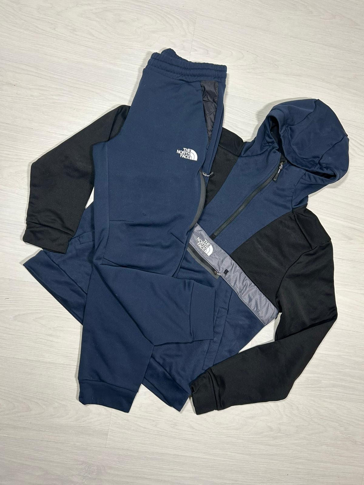 The North Face Tracksuit - L/M - Active Supply