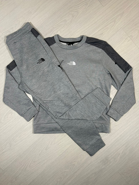 The North Face Tracksuit - L/M - Active Supply