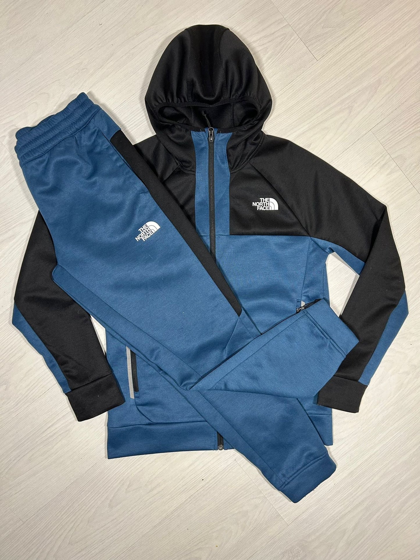 The North Face Tracksuit - M - Active Supply