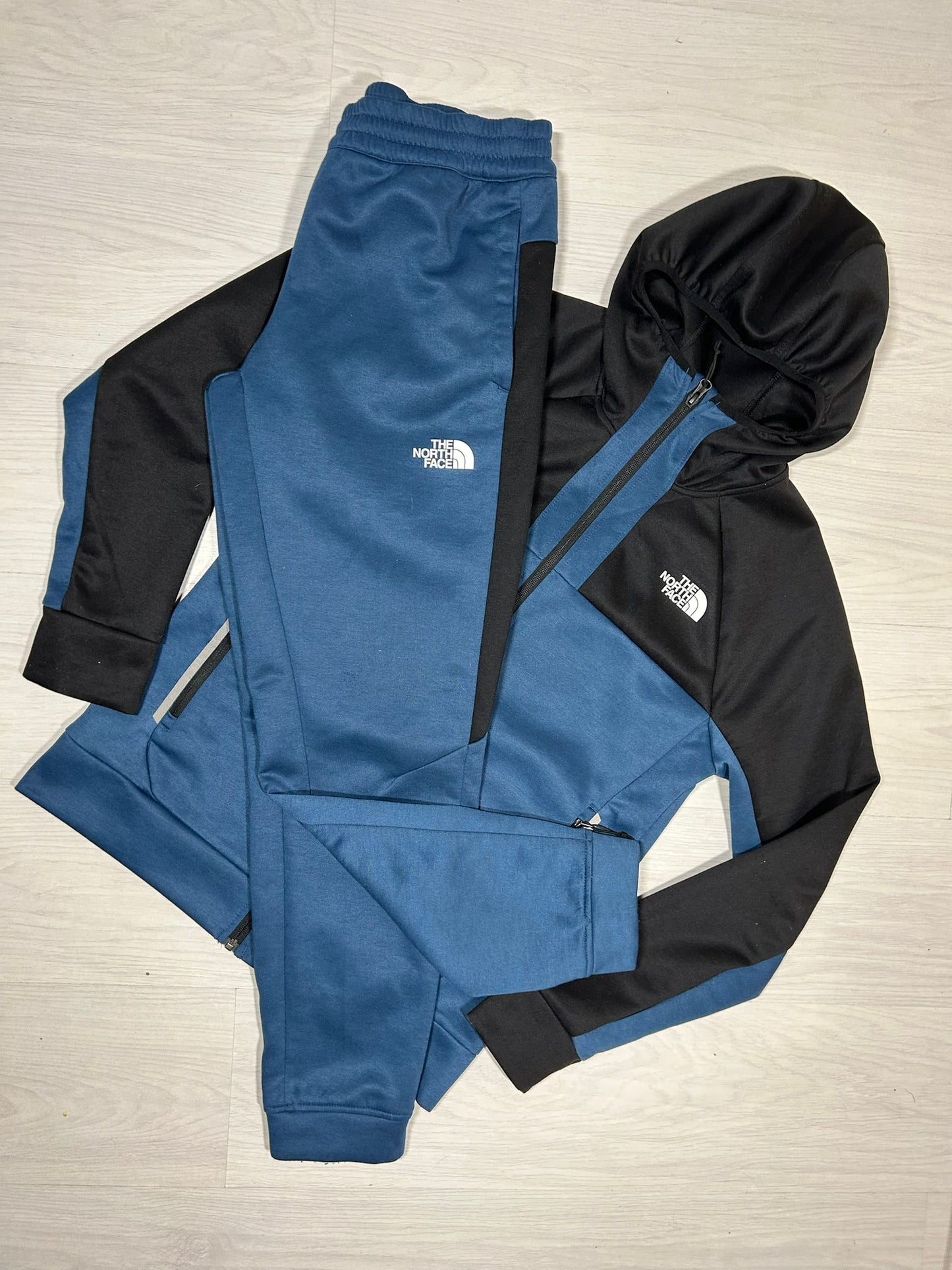 The North Face Tracksuit - M - Active Supply