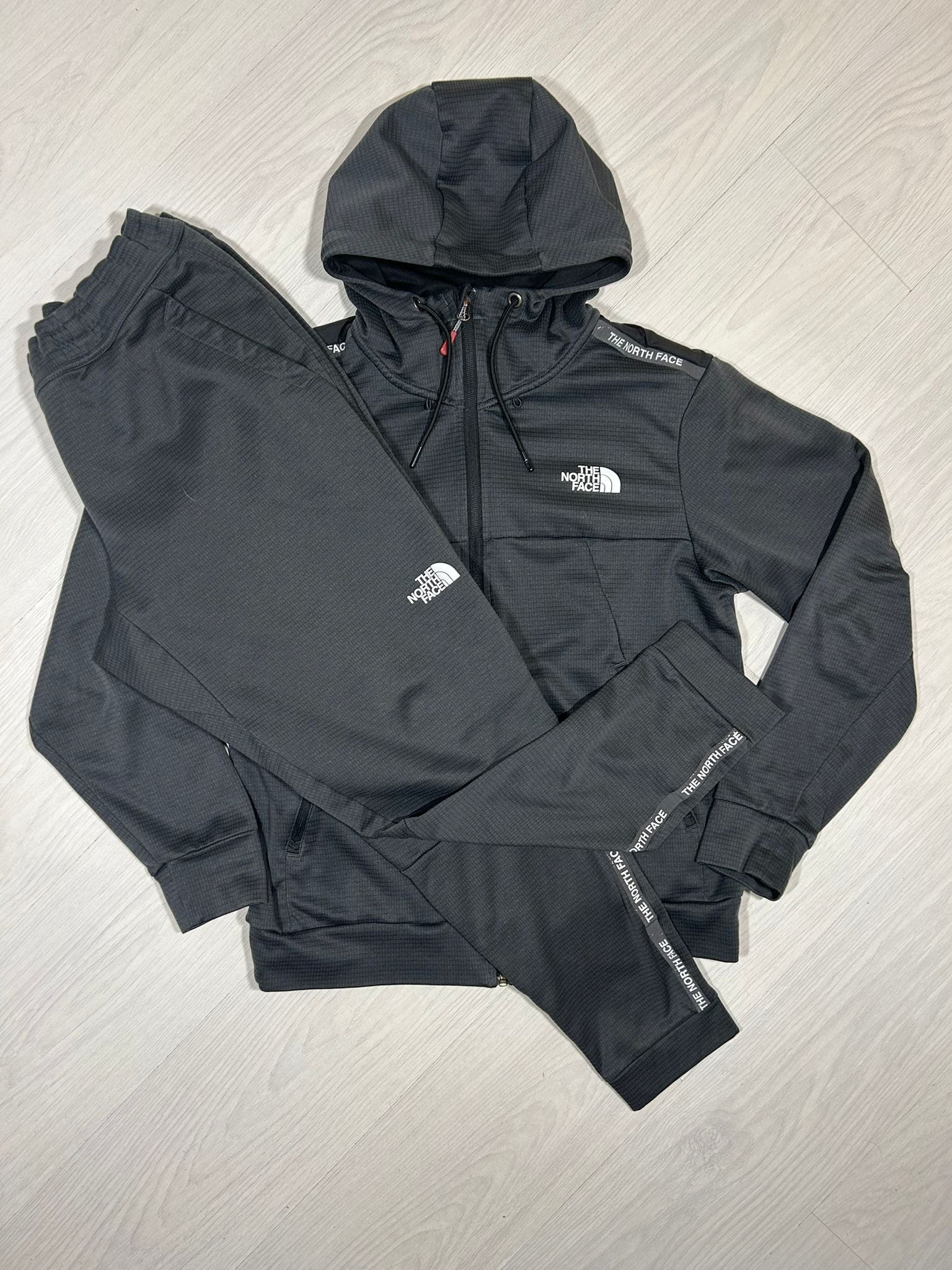 The North Face Tracksuit - M/L - Active Supply