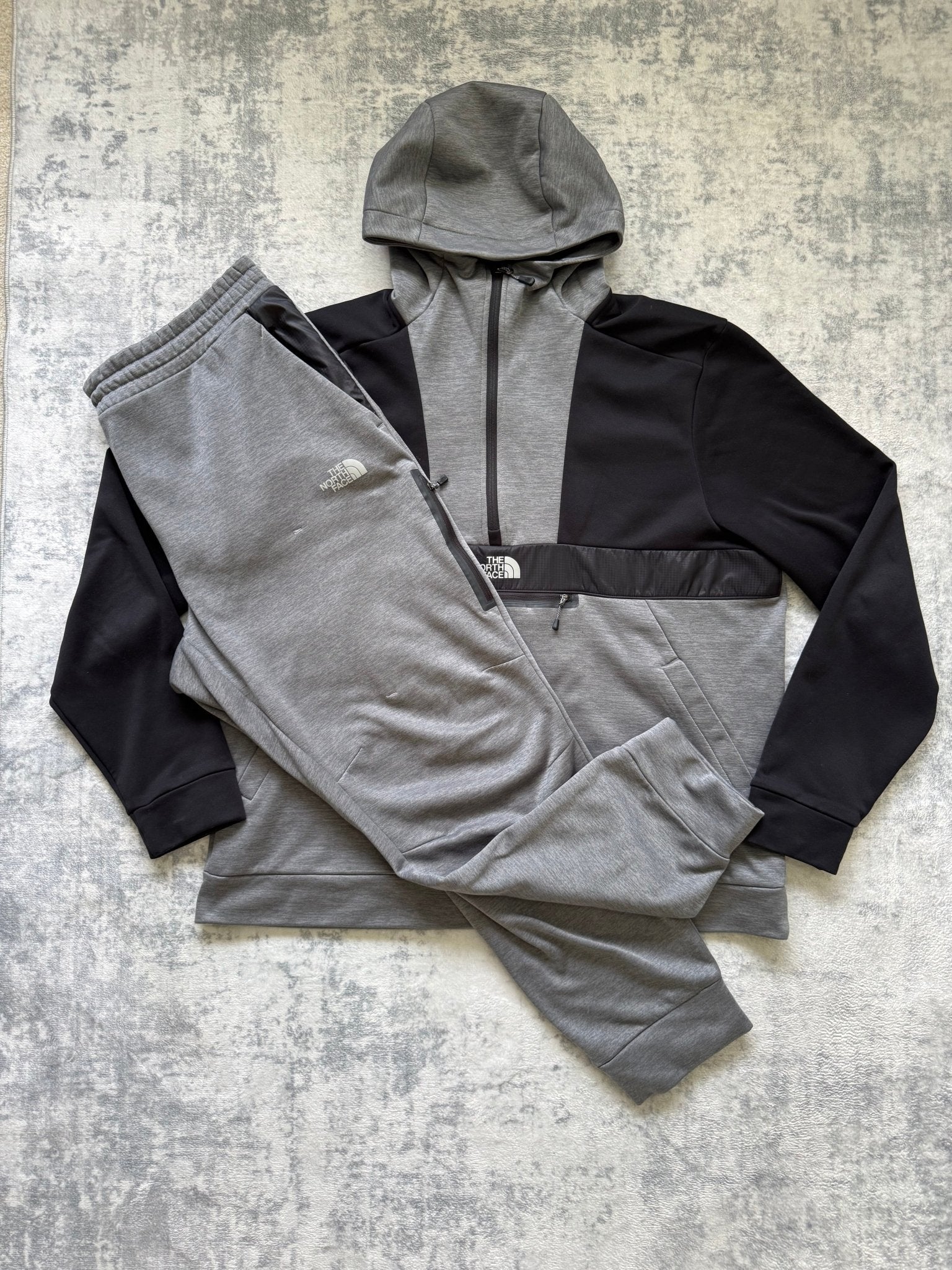 The North Face Tracksuit - XXL - Active Supply