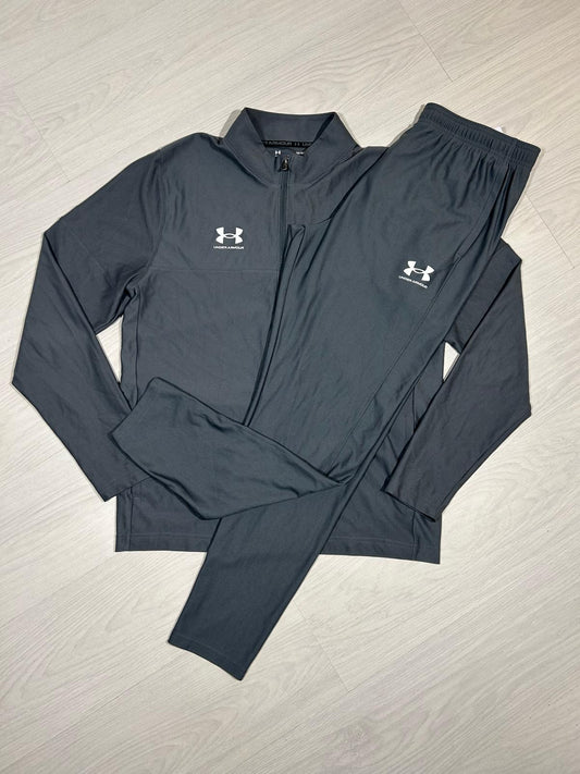 Under Armour Tracksuit - L - Active Supply