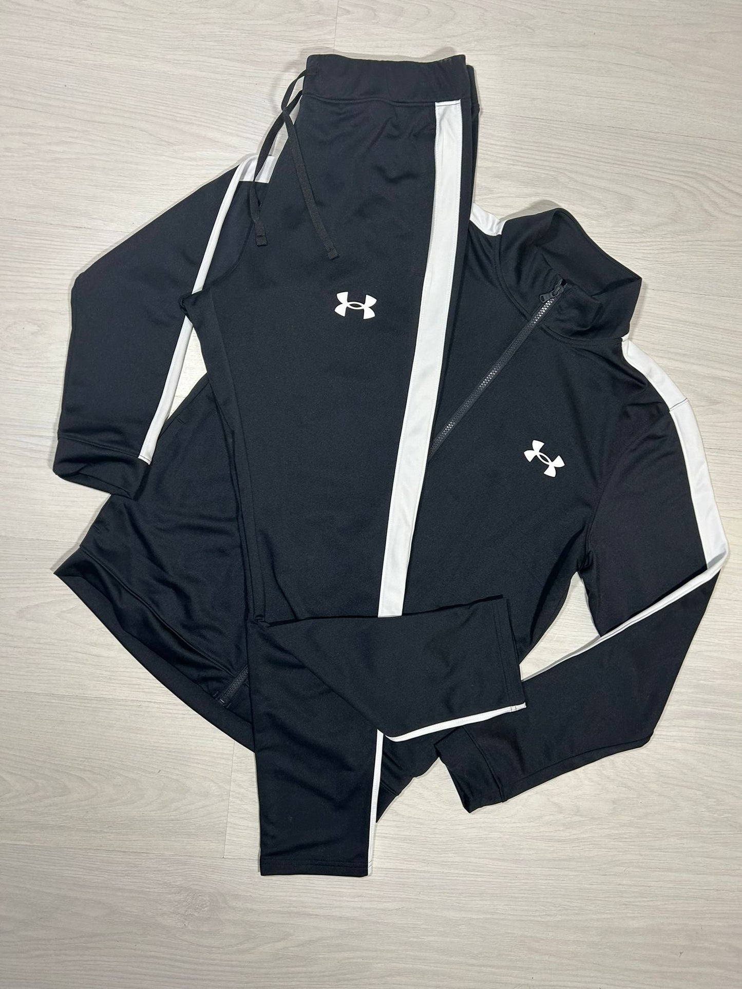 Under Armour Tracksuit - L - Active Supply