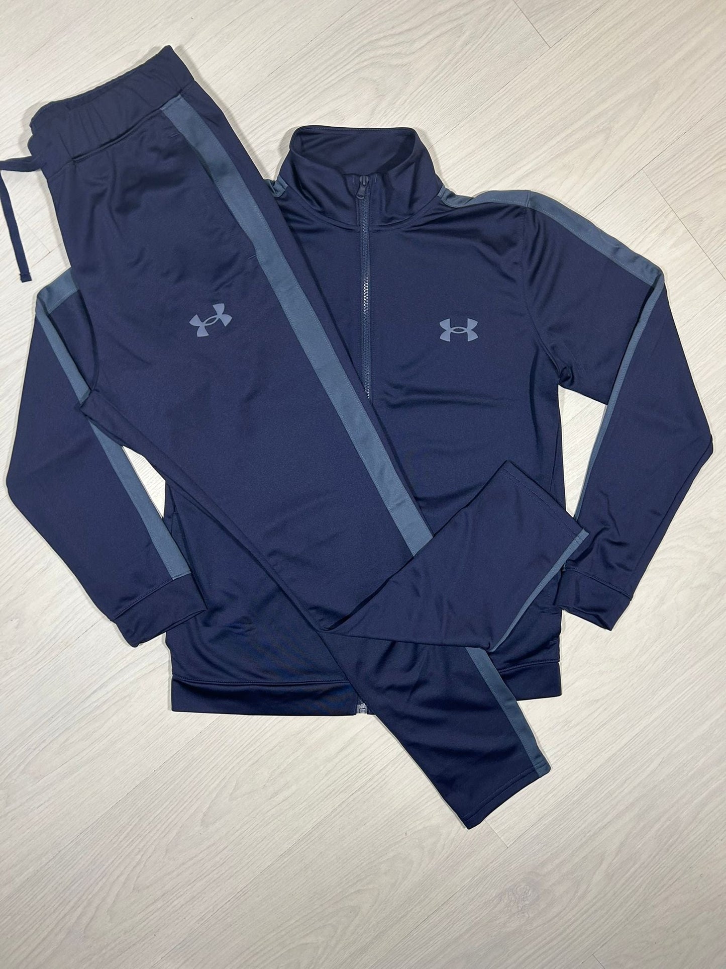 Under Armour Tracksuit - L - Active Supply